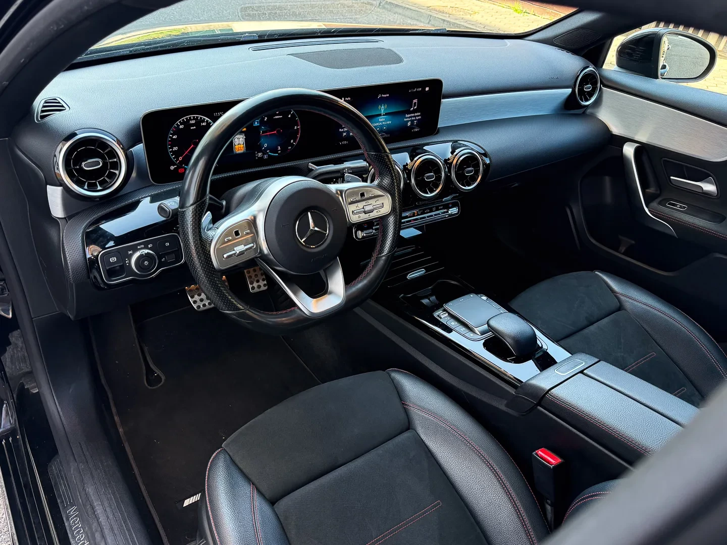 Mercedes-Benz A 180 Limousine d AMG Line Aut. 2