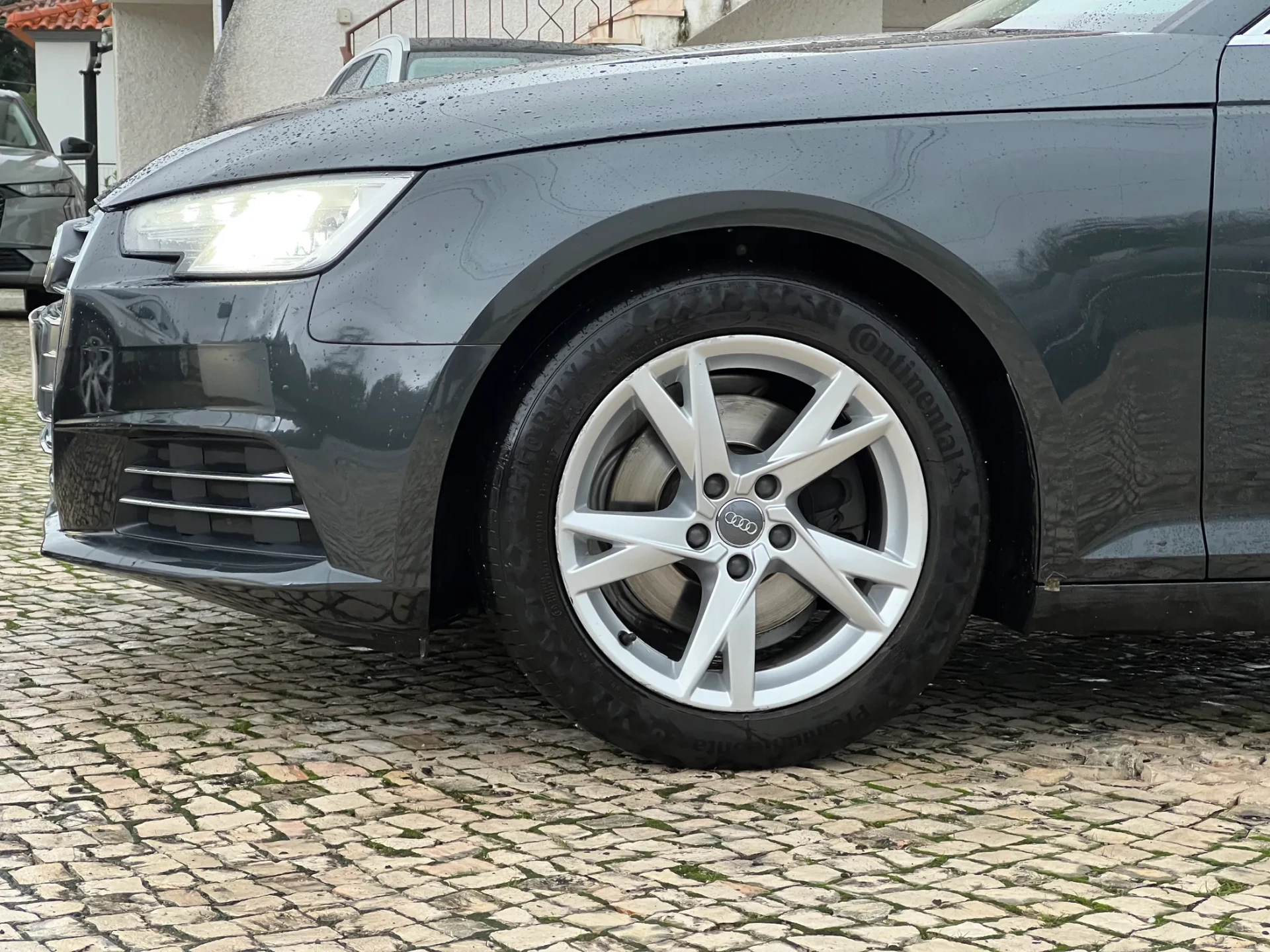 Audi A4 Avant 2.0 TDI Business Line 2