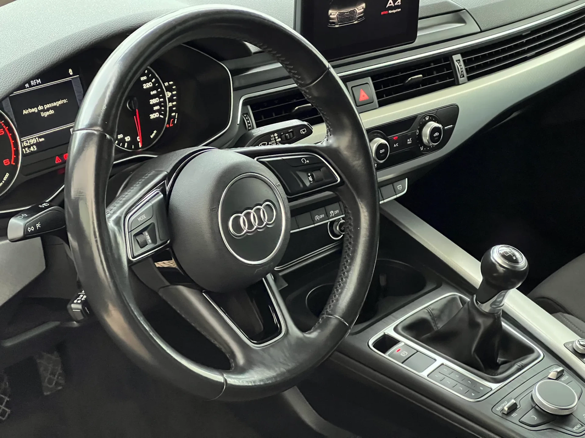 Audi A4 Avant 2.0 TDI Business Line 4