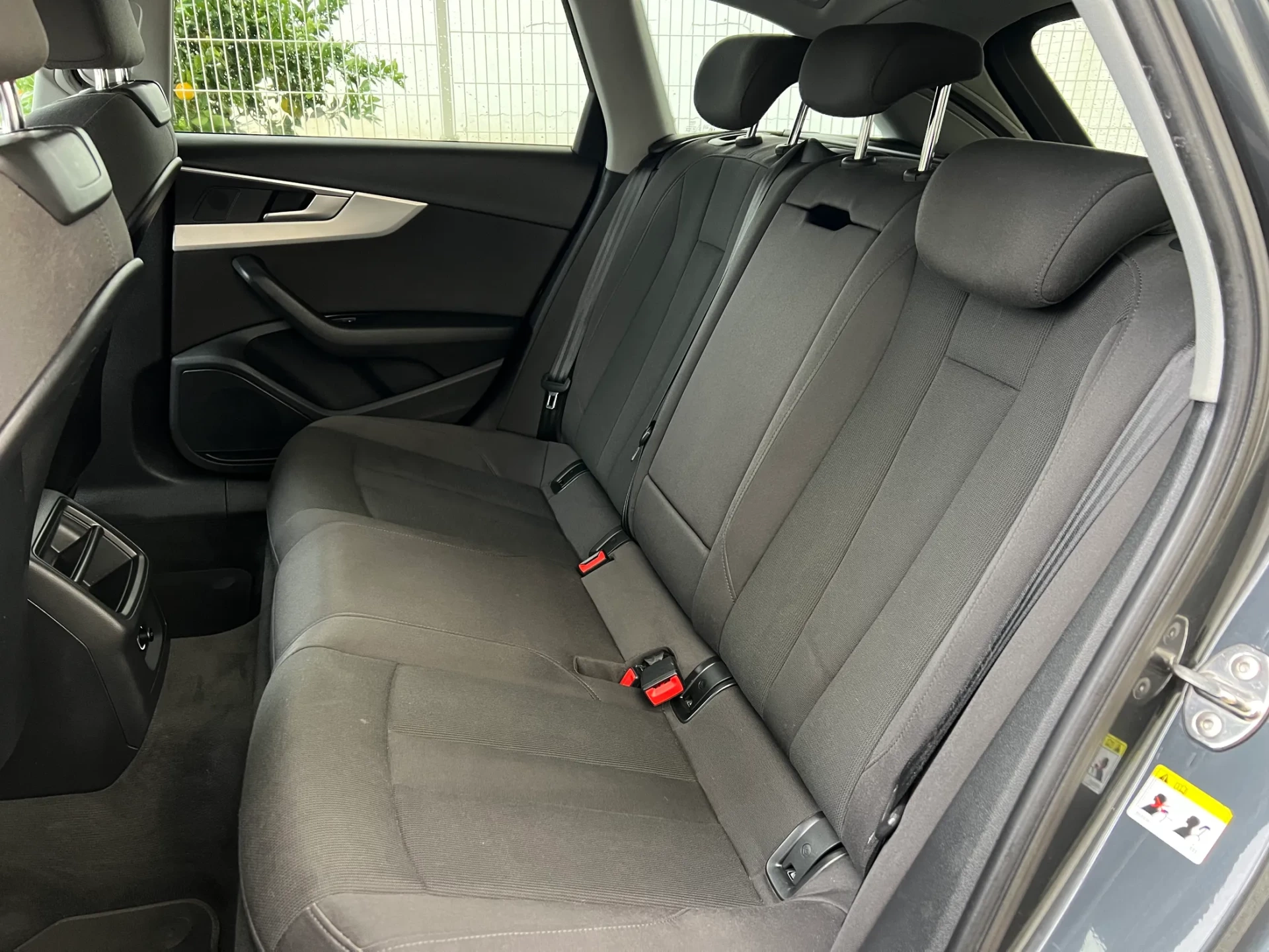 Audi A4 Avant 2.0 TDI Business Line 6