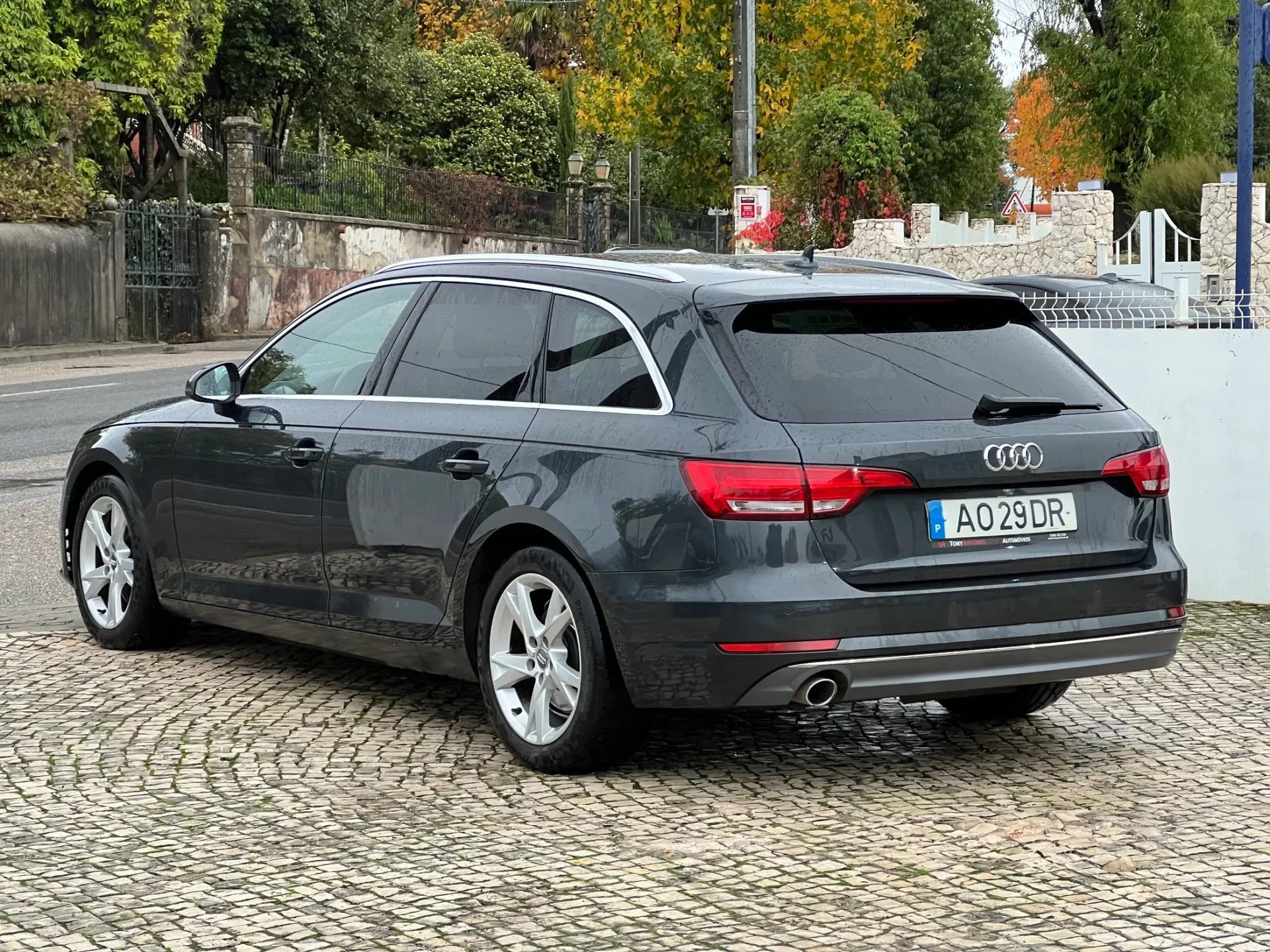 Audi A4 Avant 2.0 TDI Business Line 9