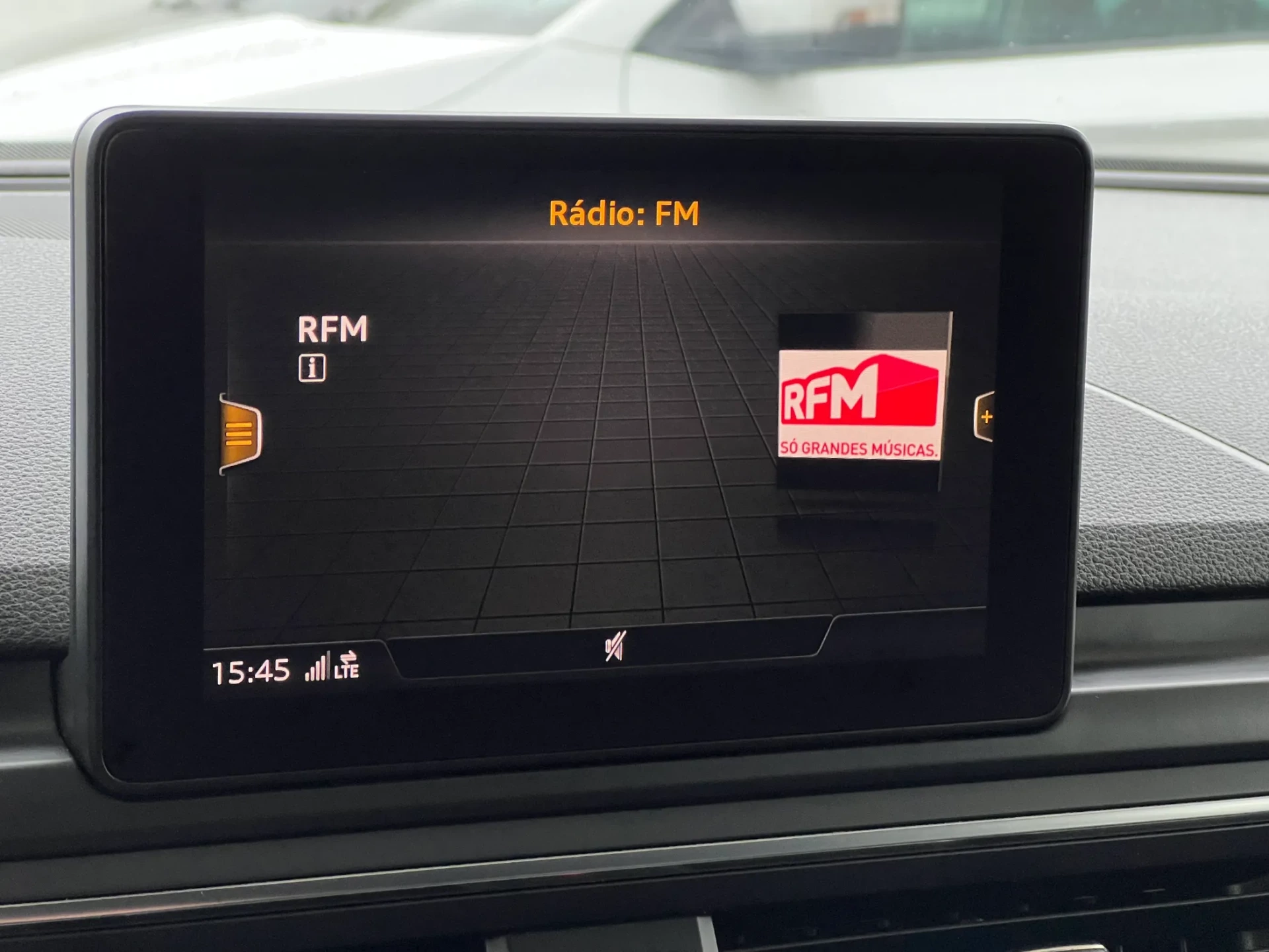 Audi A4 Avant 2.0 TDI Business Line 22