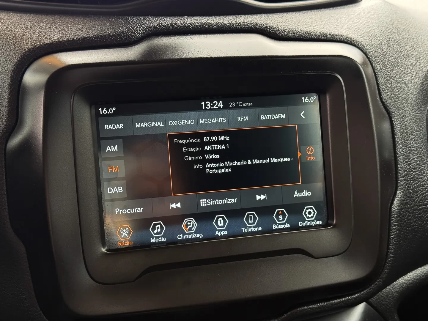 Jeep Renegade 1.0 T Limited 13