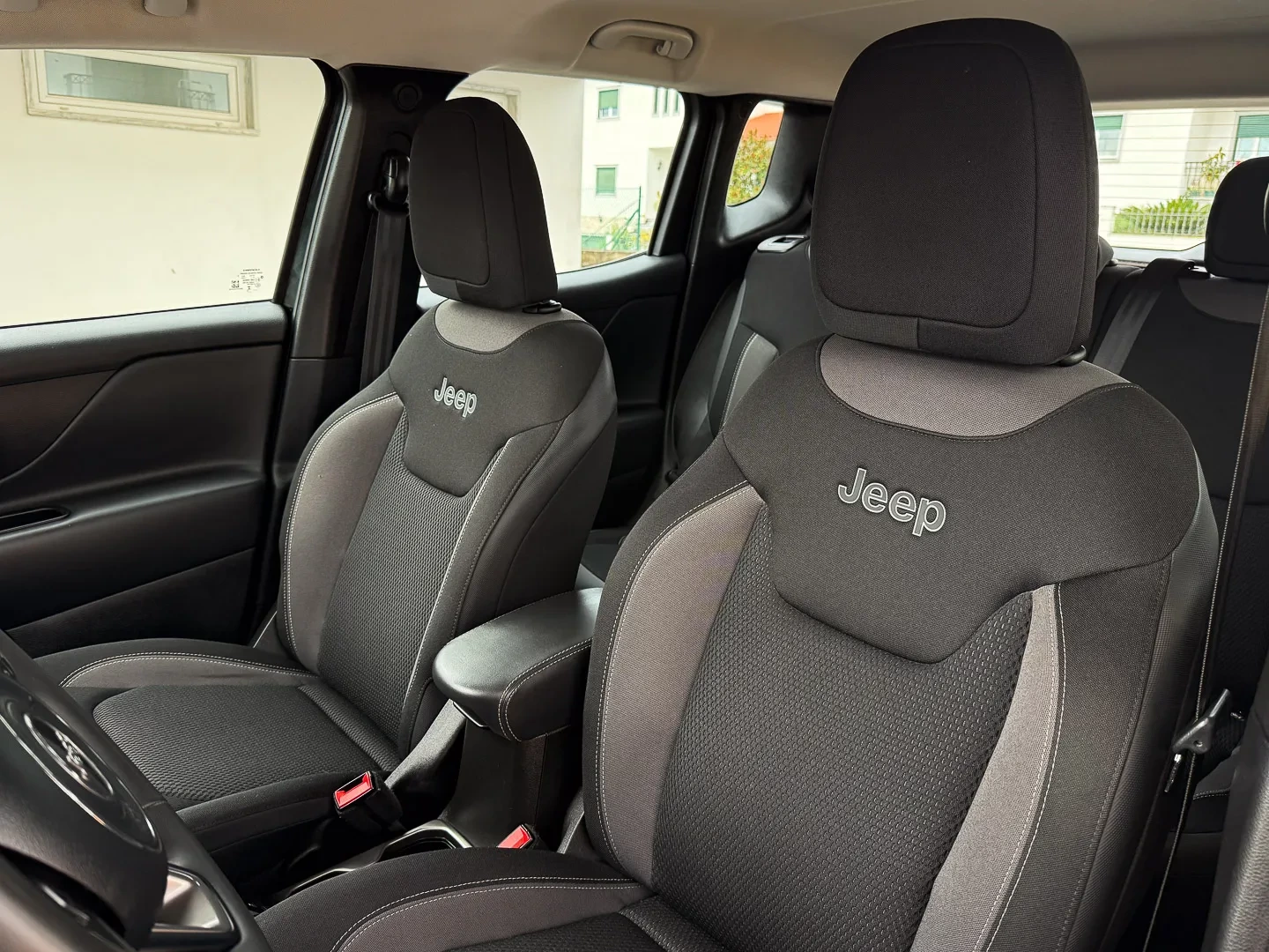 Jeep Renegade 1.0 T Limited 16