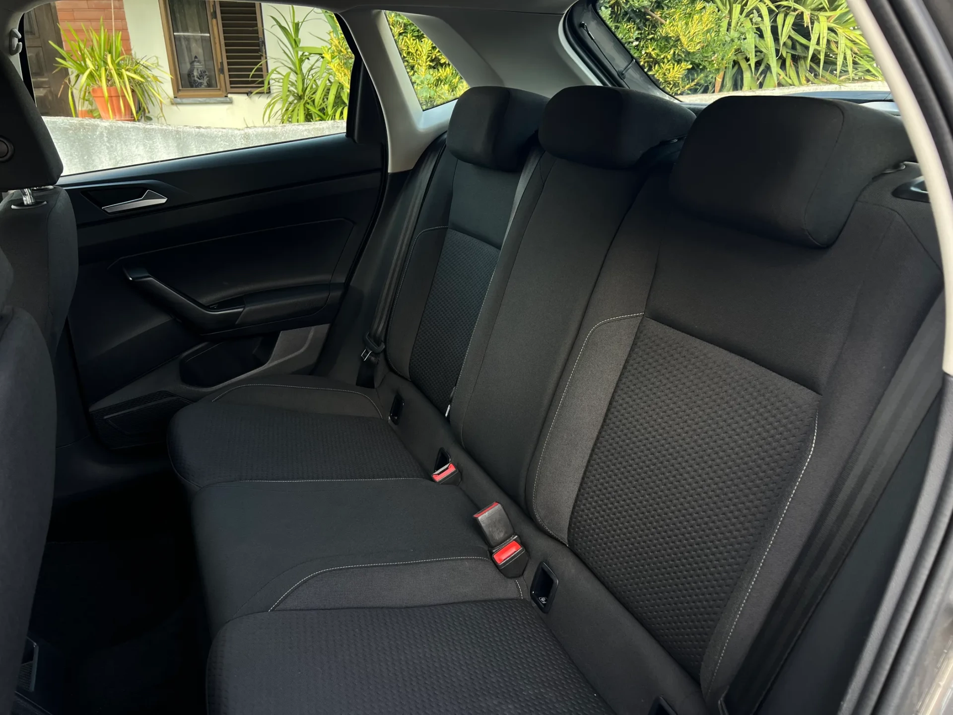 Volkswagen Polo 1.0 TSI Confortline 6