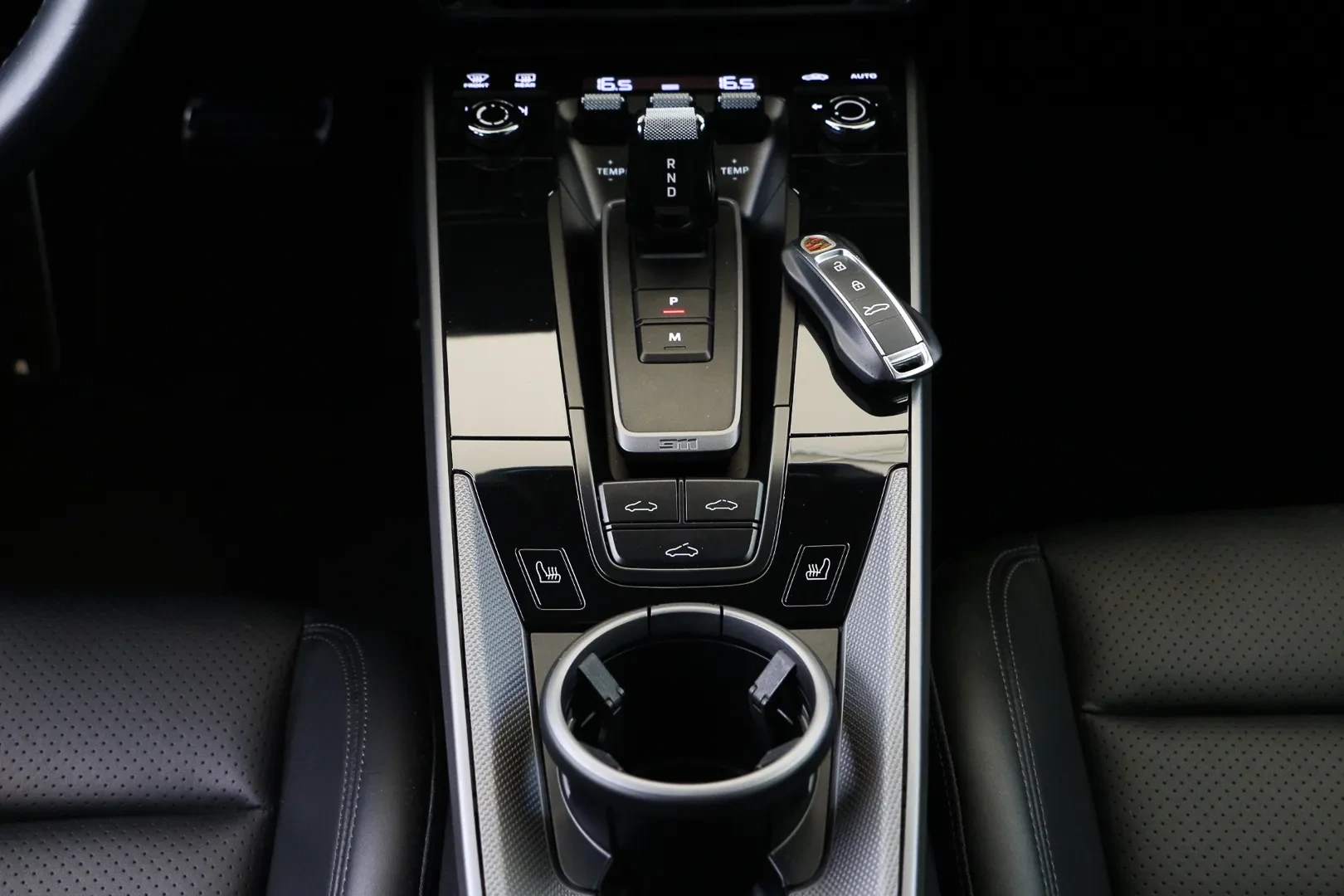Porsche 911 (992) Carrera PDK 26