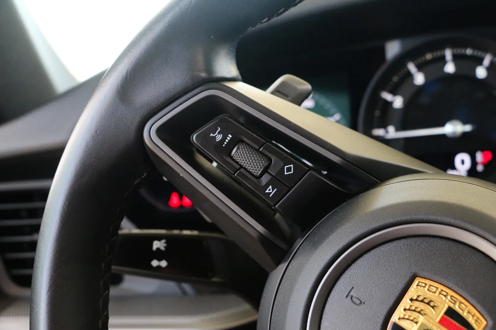 Porsche 911 (992) Carrera PDK 40
