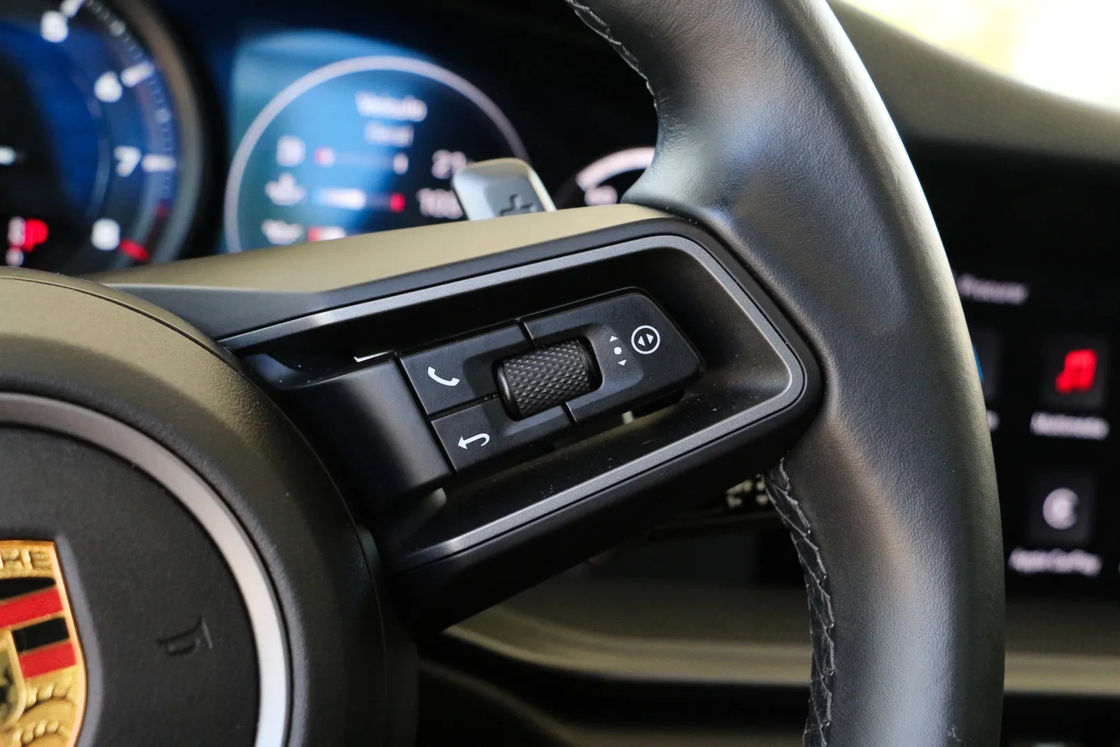 Porsche 911 (992) Carrera PDK 41