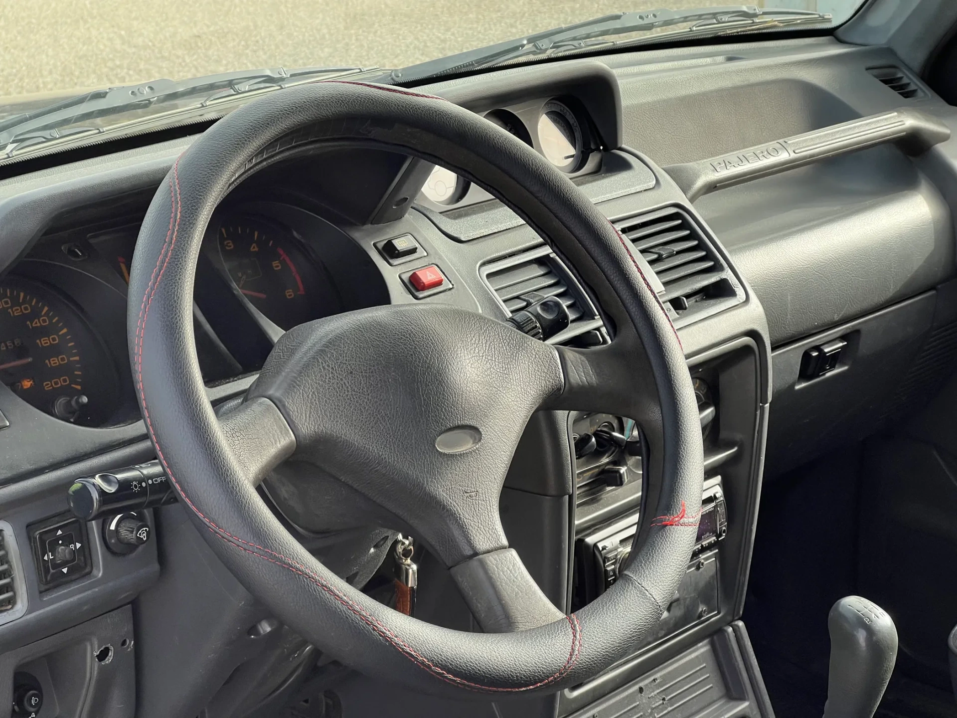 Mitsubishi Pajero 2.5 TDi GLS 9