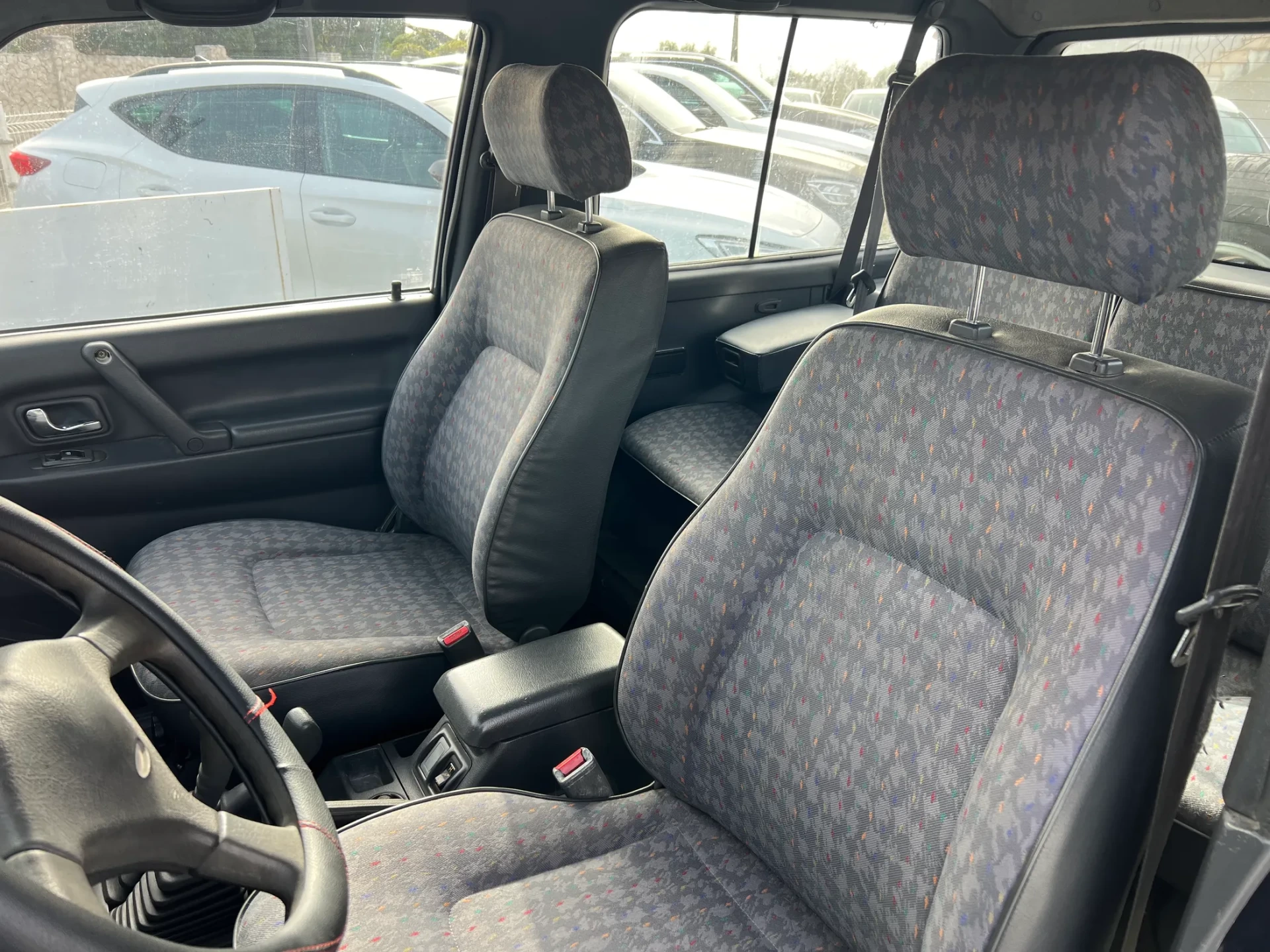 Mitsubishi Pajero 2.5 TDi GLS 10