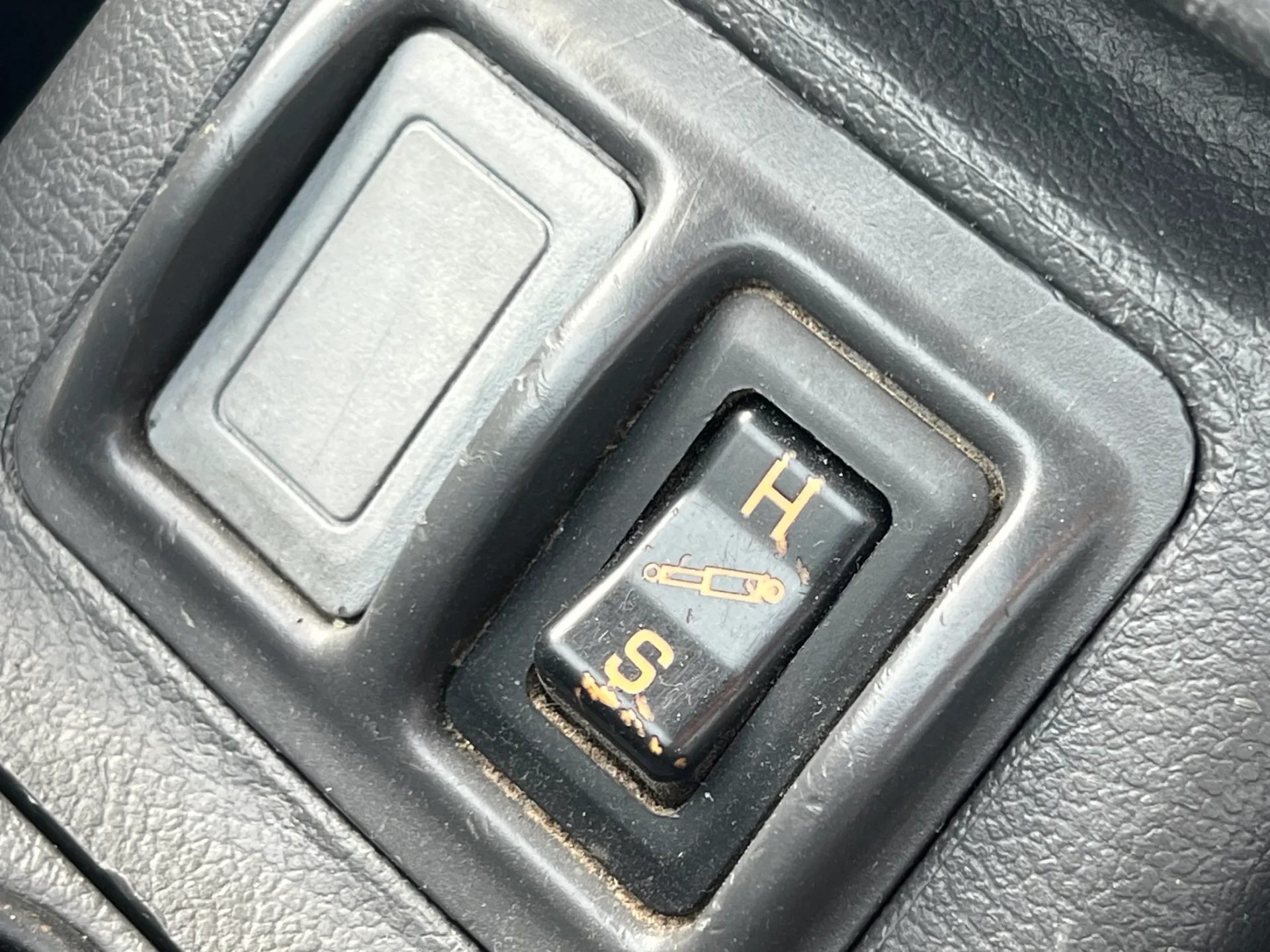 Mitsubishi Pajero 2.5 TDi GLS 17