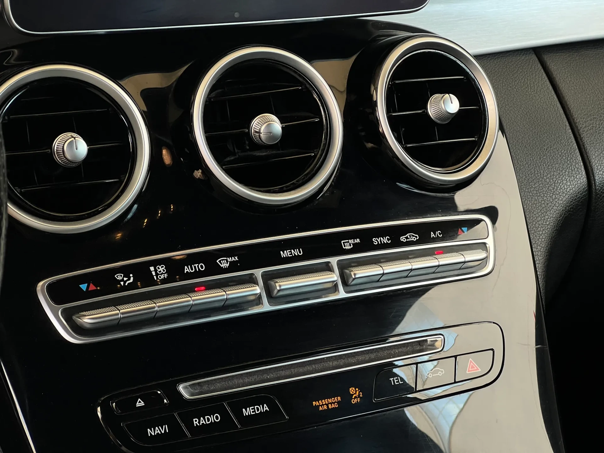 Mercedes-Benz C 300 h Avantgarde+ 20