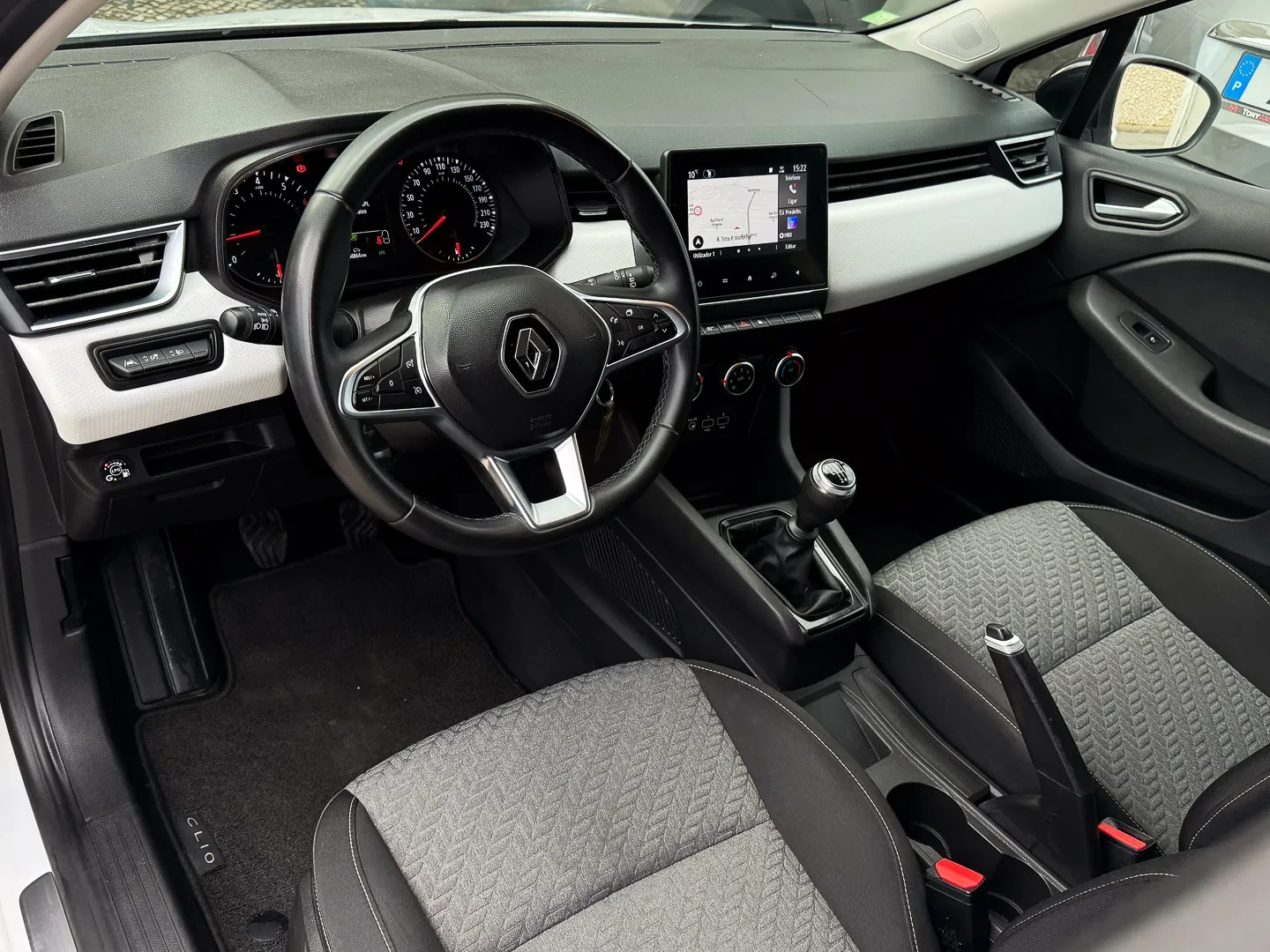 Renault Clio 1.0 TCe Intens Bi-Fuel 2