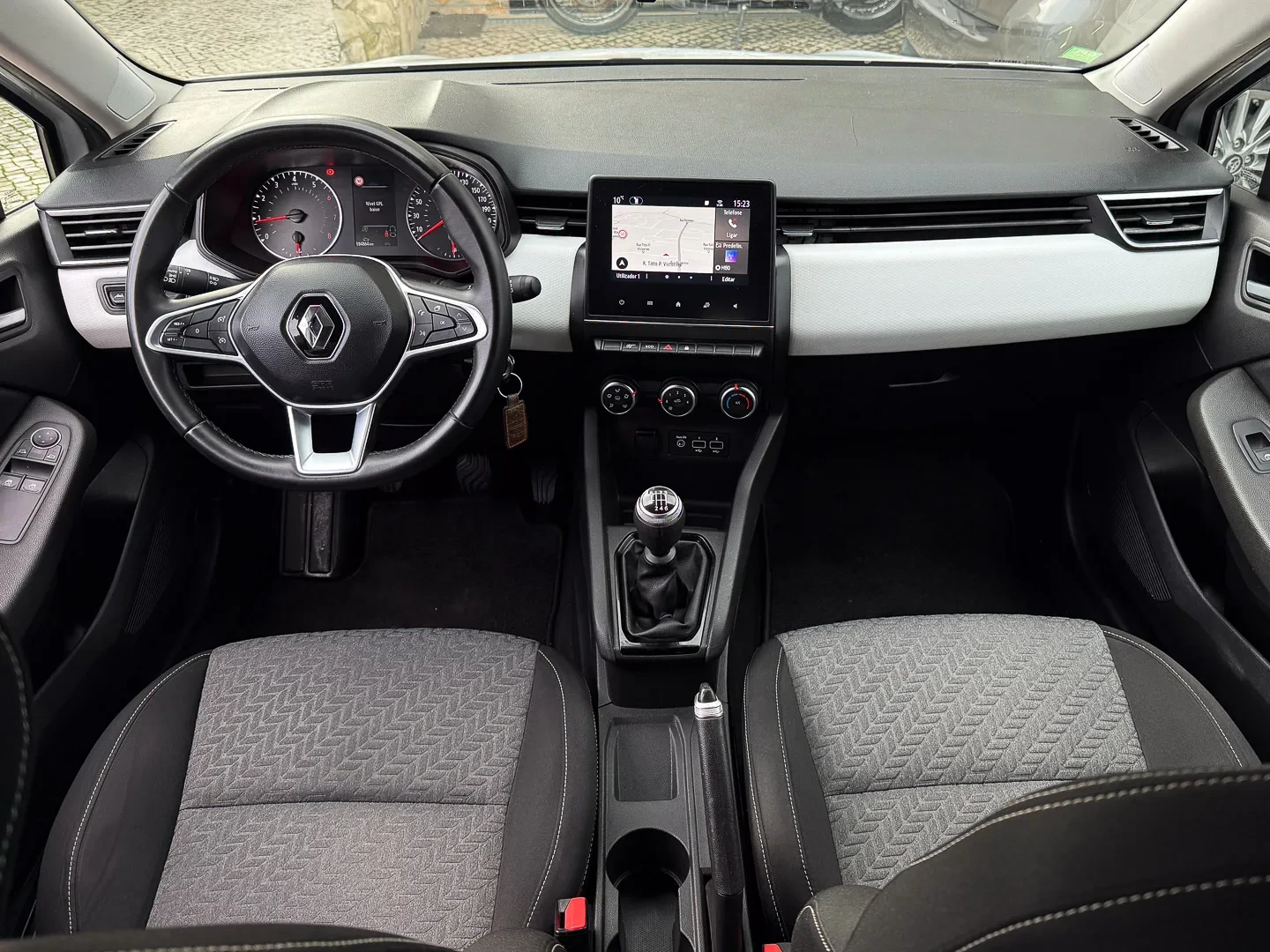 Renault Clio 1.0 TCe Intens Bi-Fuel 4