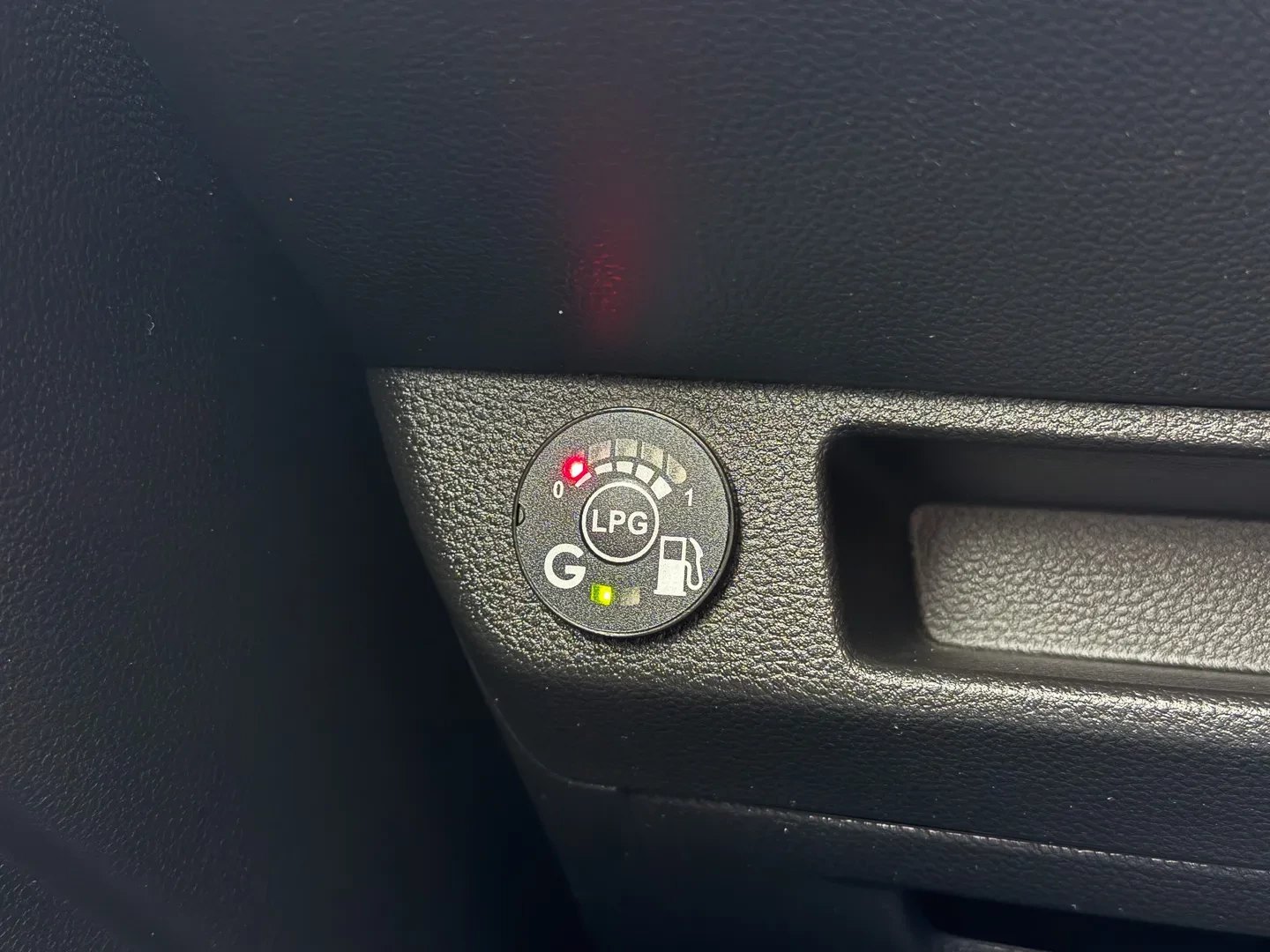 Renault Clio 1.0 TCe Intens Bi-Fuel 6