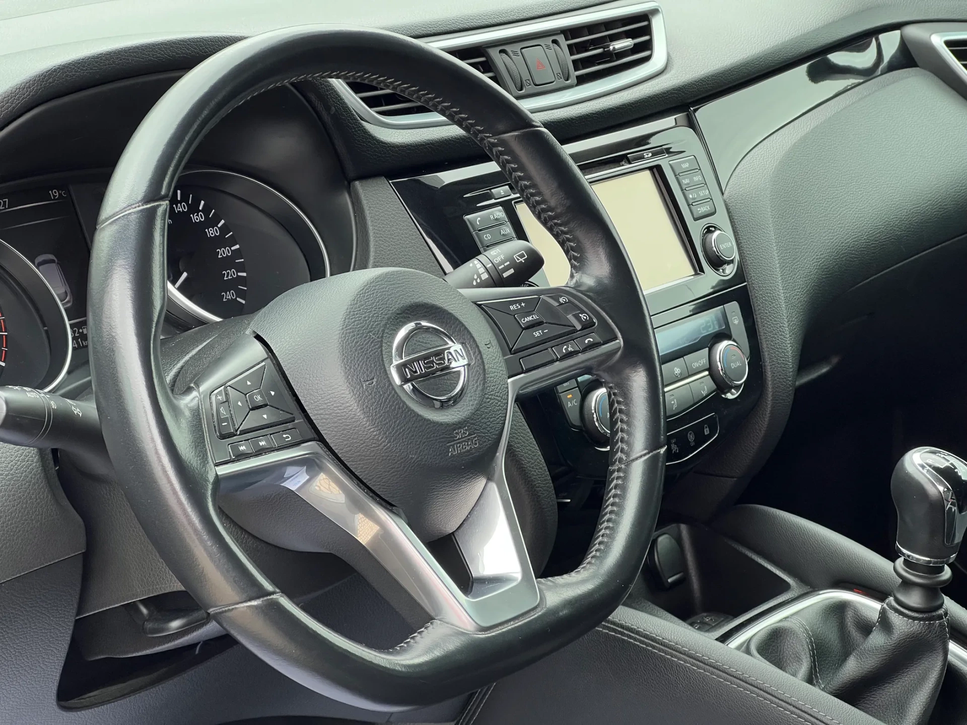 Nissan Qashqai 1.5 dCi Acenta Connect 2