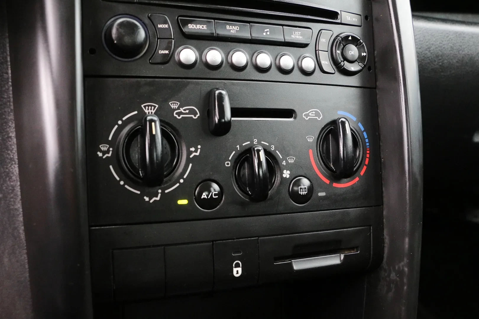 Peugeot 207 1.4 16V Trendy 16