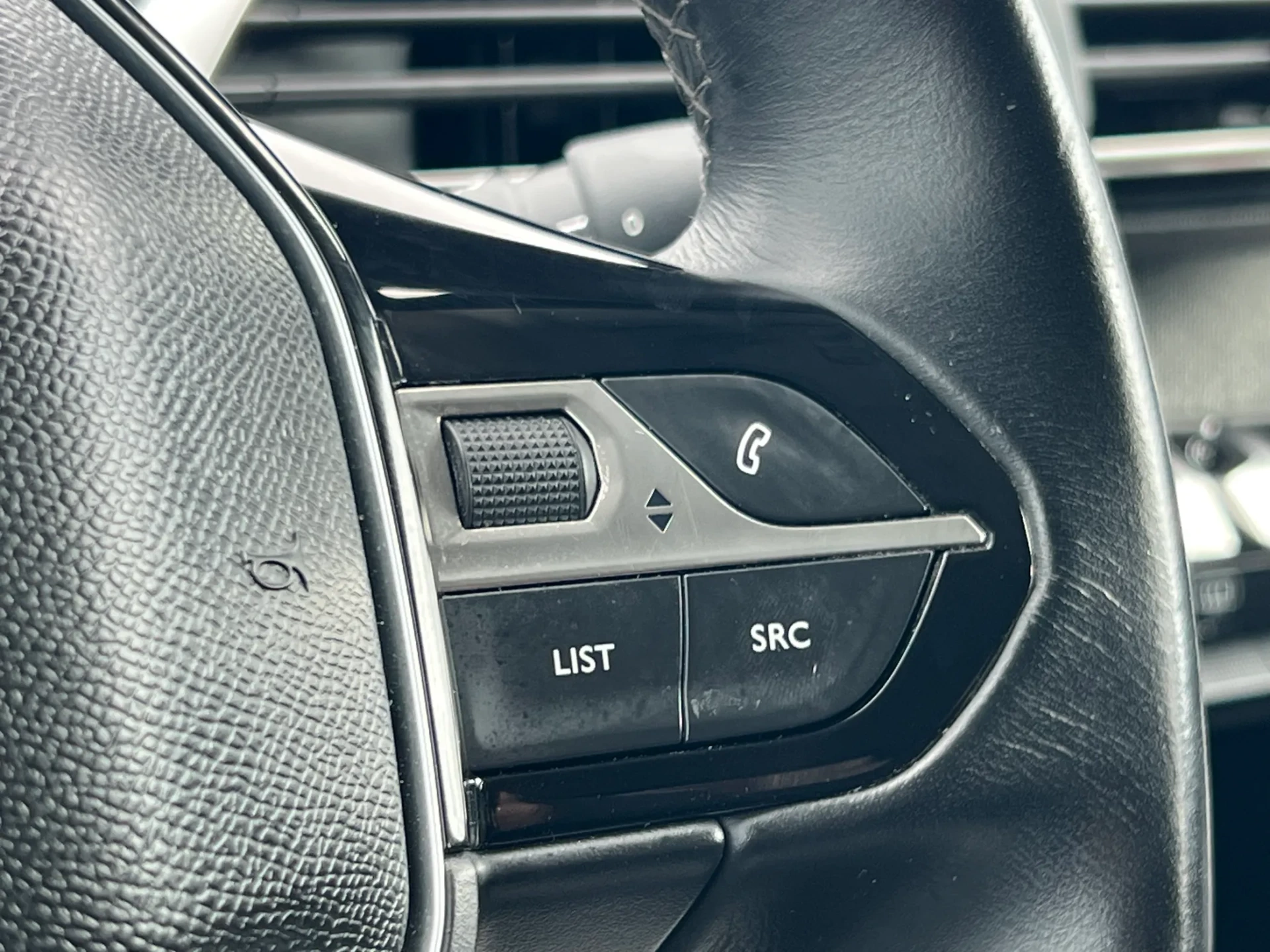 Peugeot 3008 1.5 BlueHDi Allure 17
