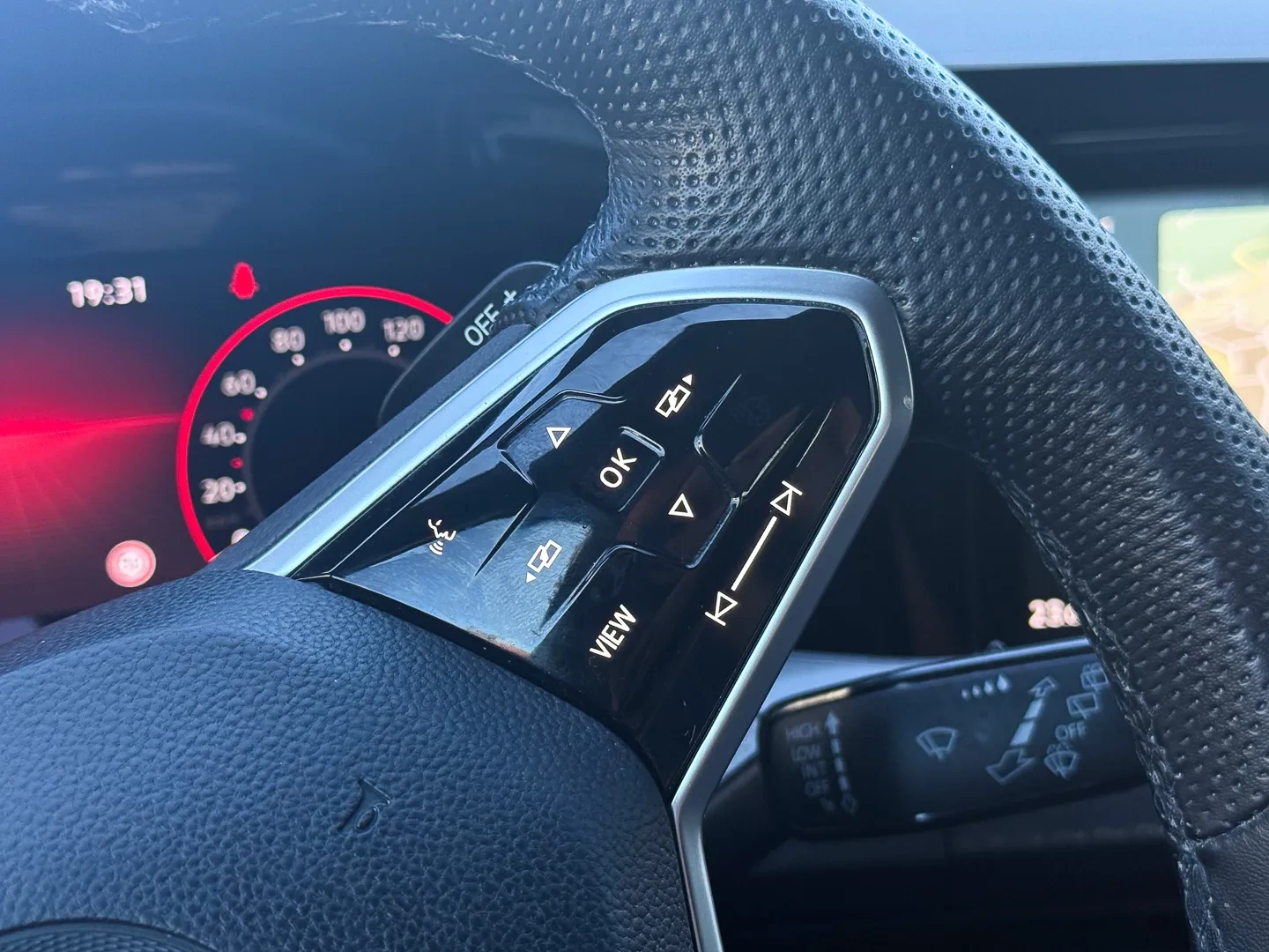 Volkswagen Golf 2.0 TDI GTD DSG 33