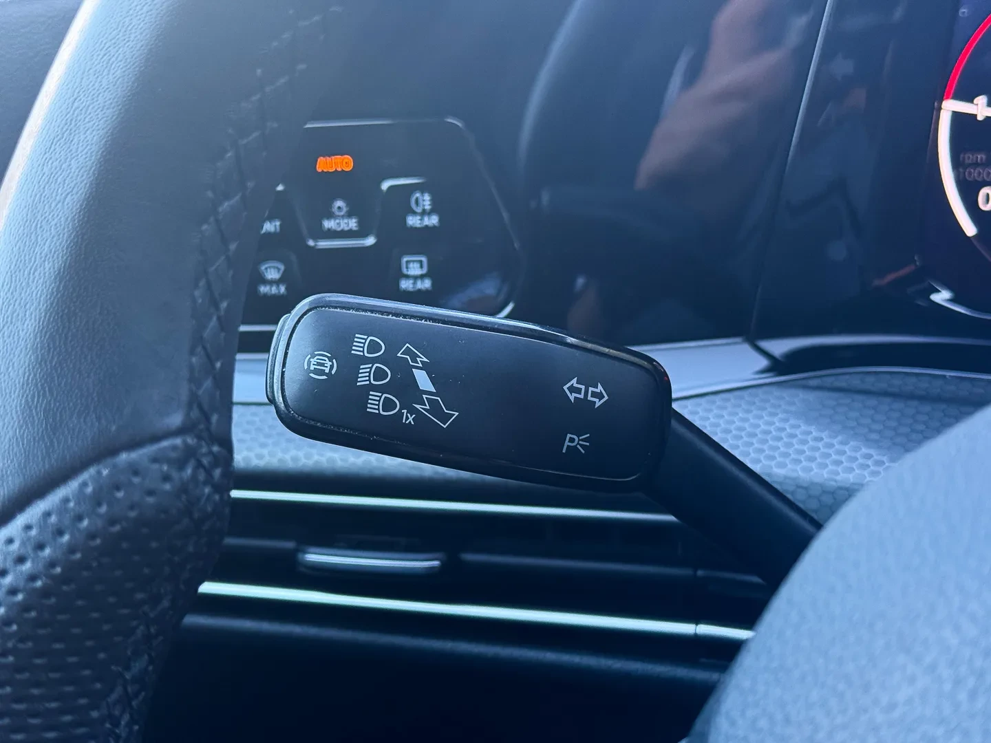 Volkswagen Golf 2.0 TDI GTD DSG 37