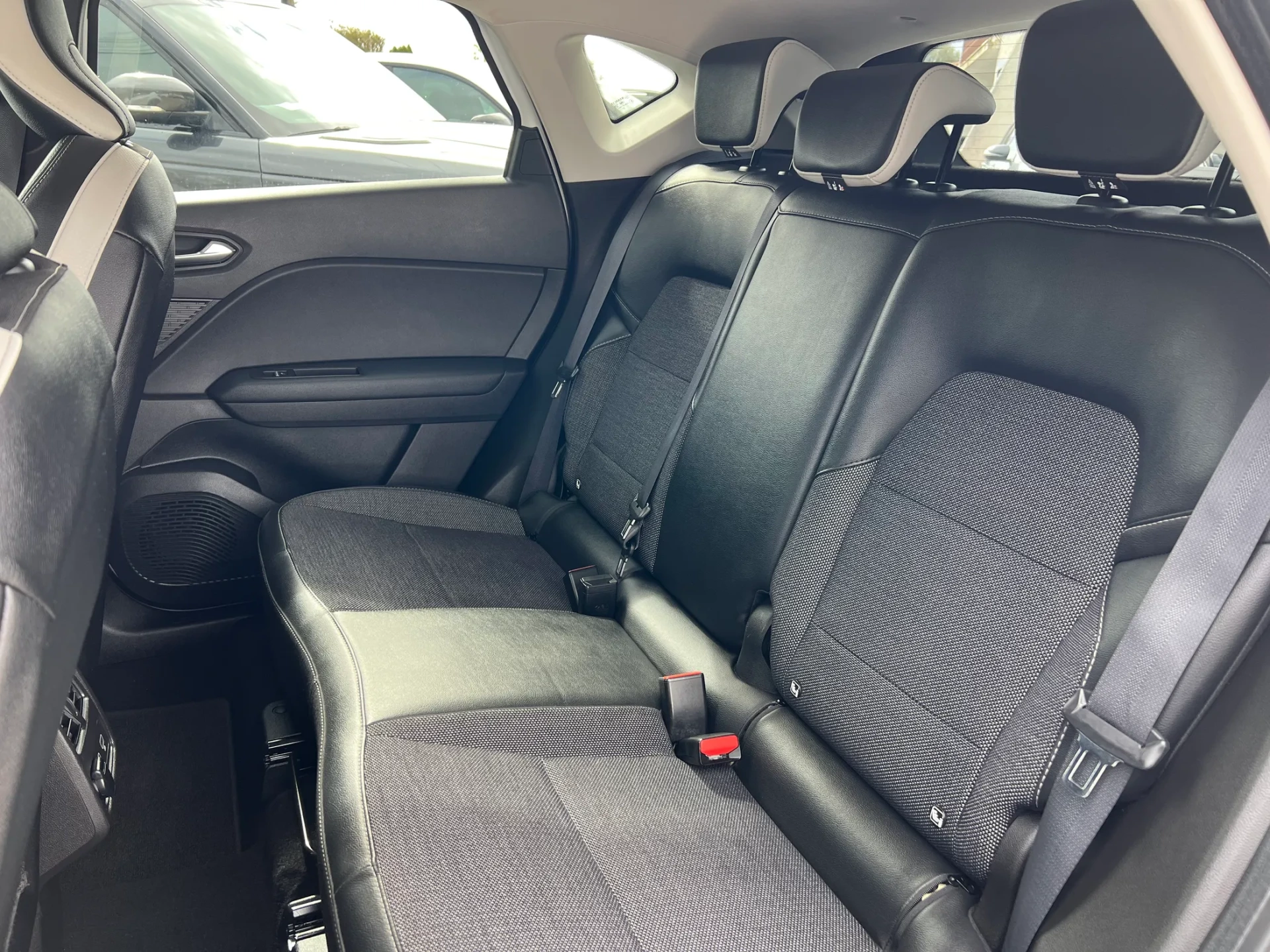 Renault Captur 1.0 TCe Exclusive 13