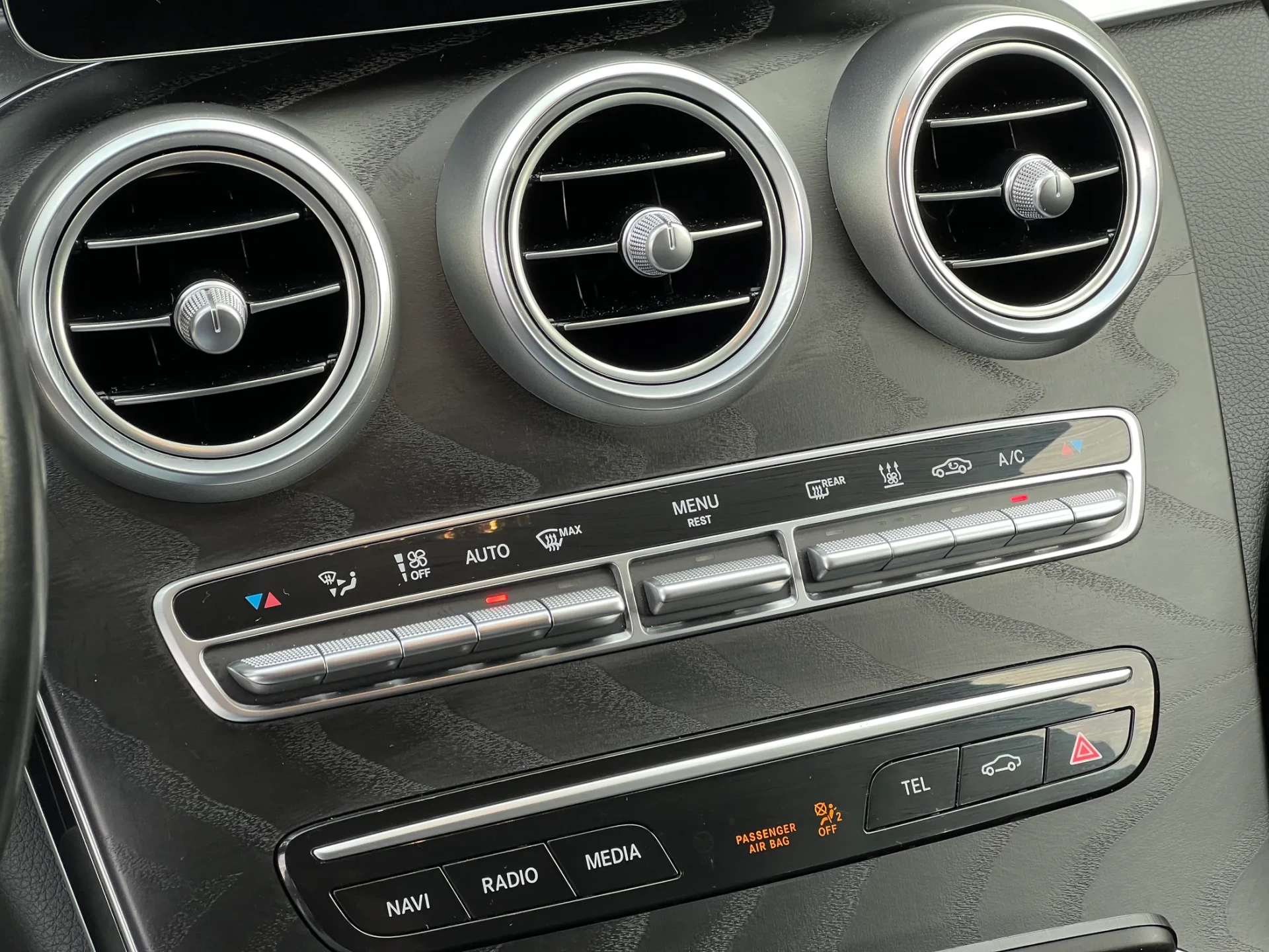 Mercedes-Benz C 300 C 300de T 9G-TRONIC AMG Line 17