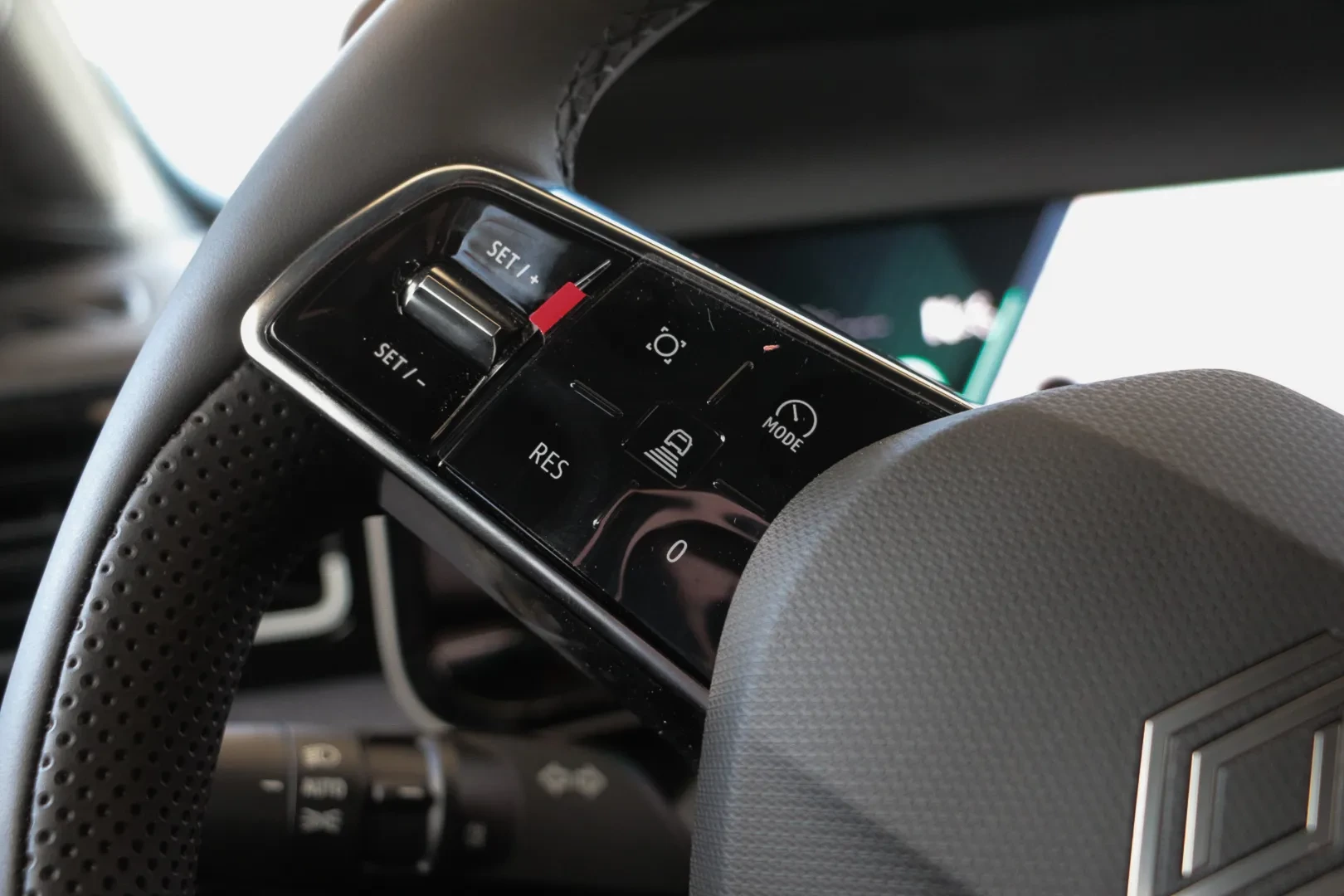 Renault 5 E-Tech 52 kWh Evolution Autonomia Conforto 38