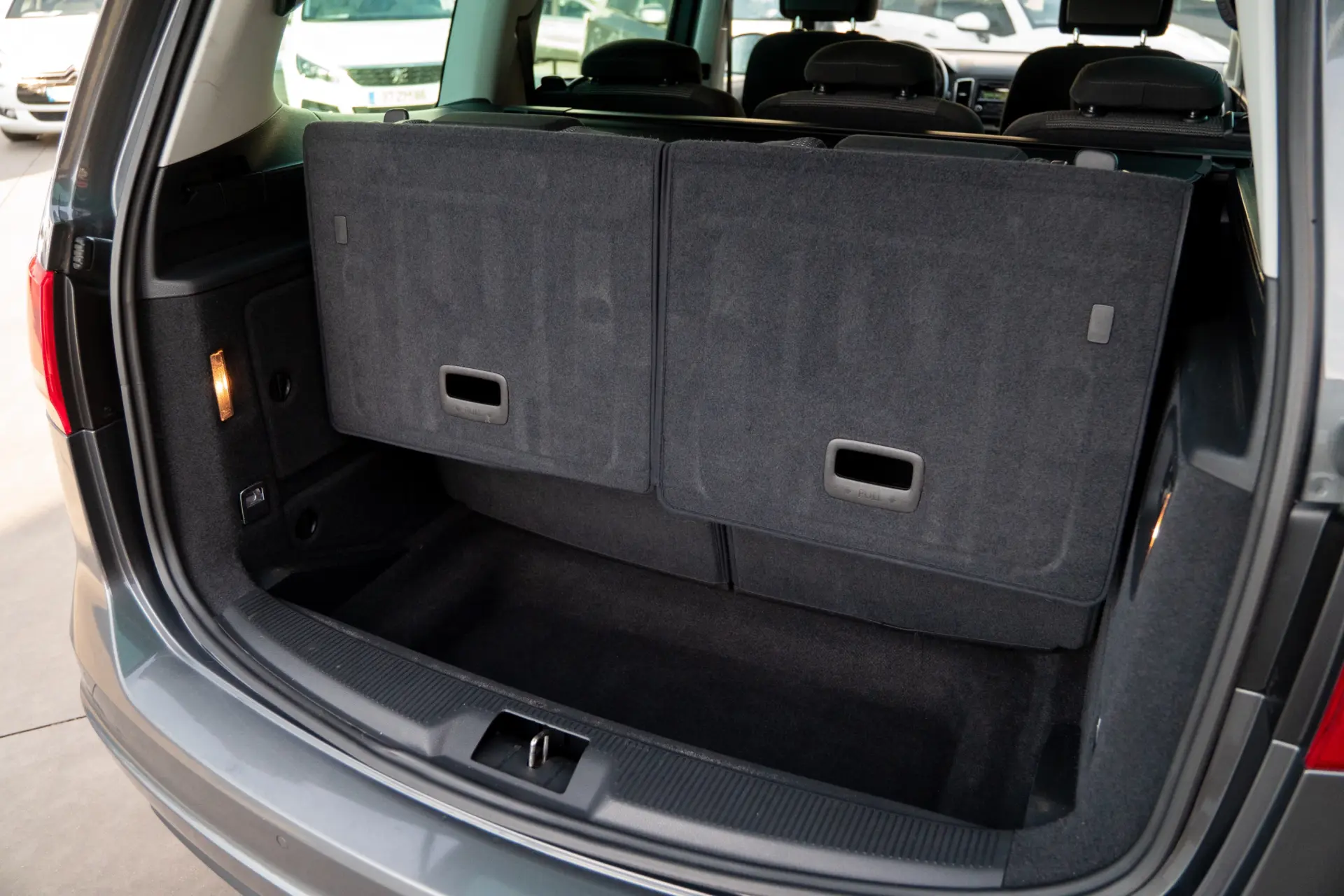 Volkswagen Sharan 2.0 TDI Confortline 33