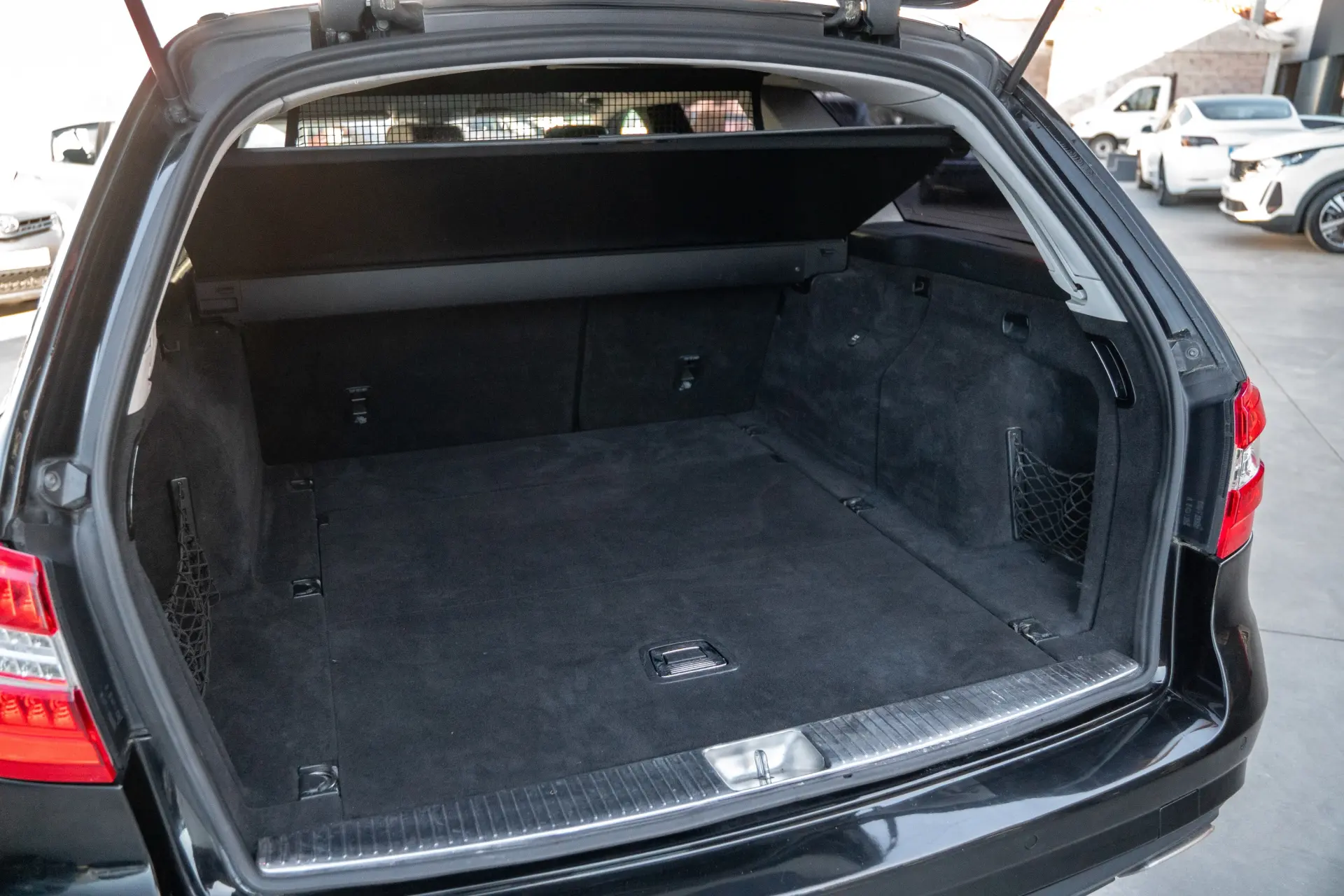 Mercedes-Benz E 220 BlueTEC 9G-TRONIC Avantgarde 32