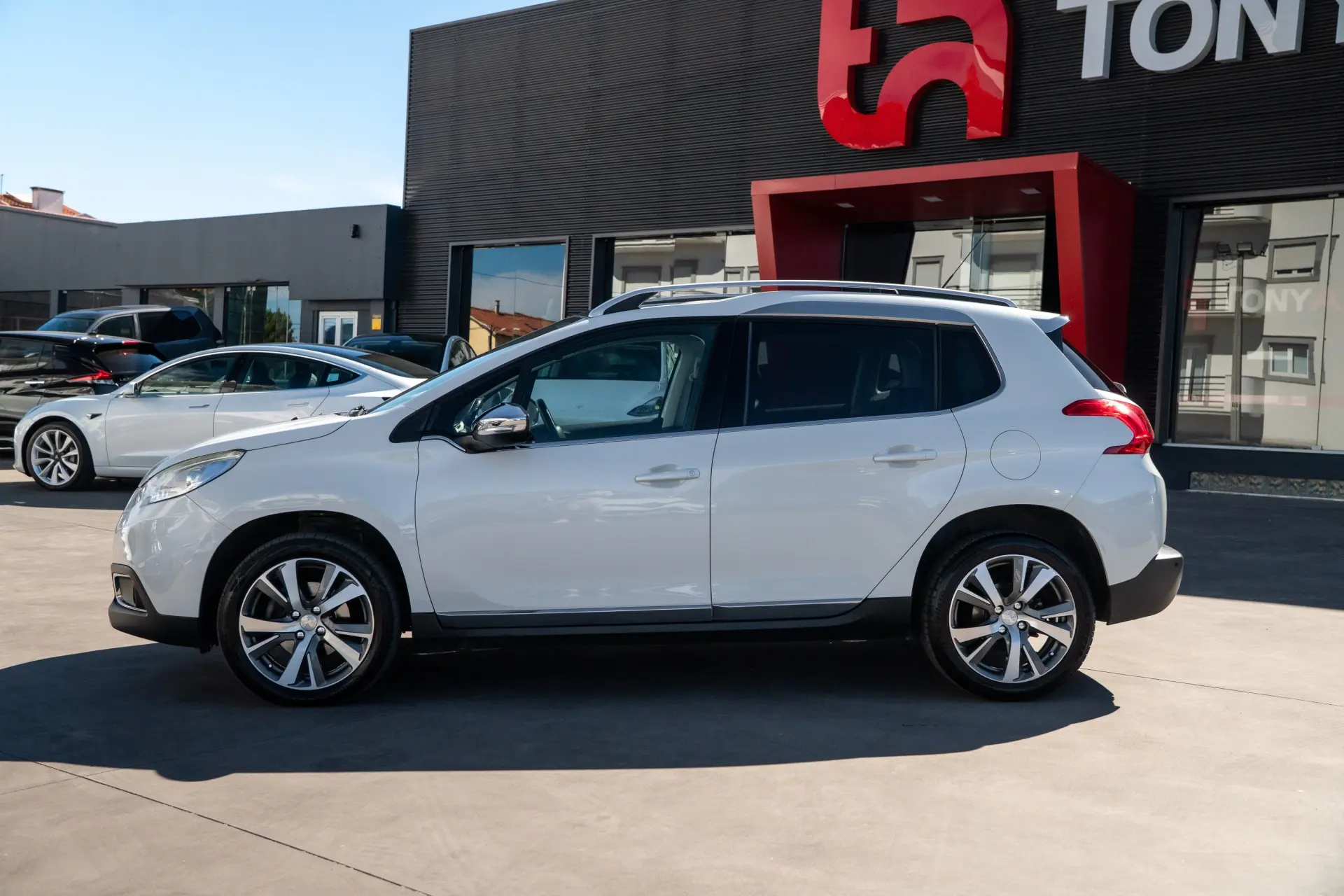 Peugeot 2008 1.6 BlueHDi Allure 6