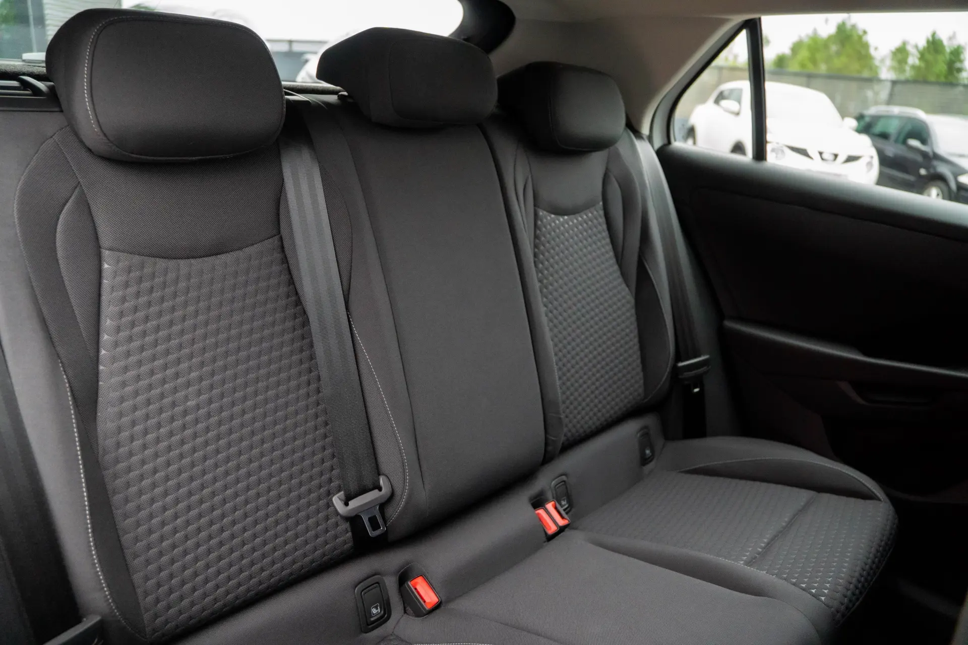 Volkswagen T-Roc 1.5 eTSI Life DSG 33