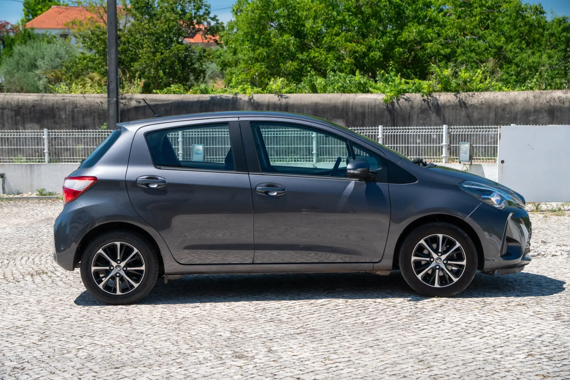 Toyota Yaris 1.0 VVT-i Comfort 9