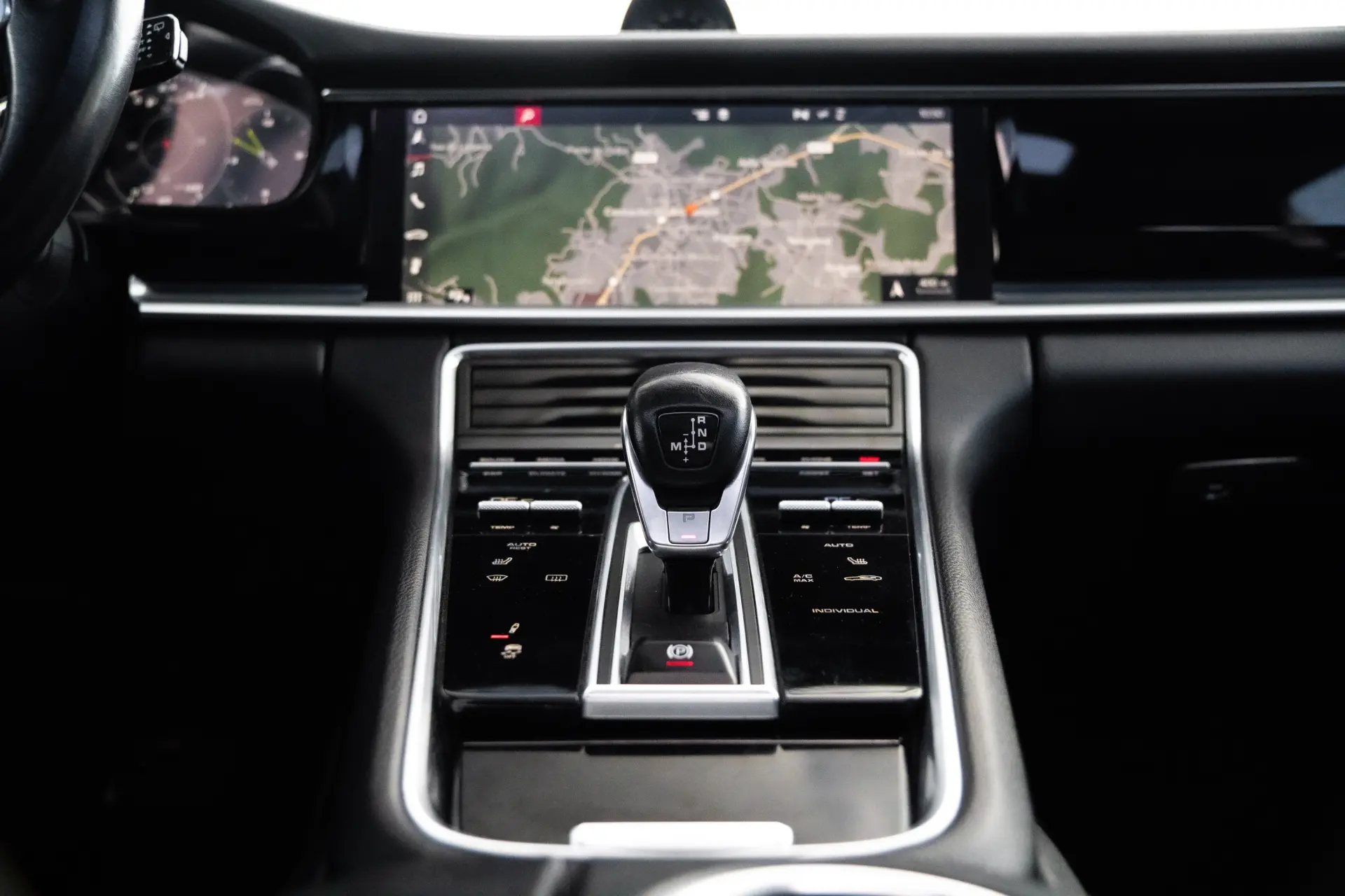 Porsche Panamera Sport Turismo 4 E-Hybrid Platinum Edition 6