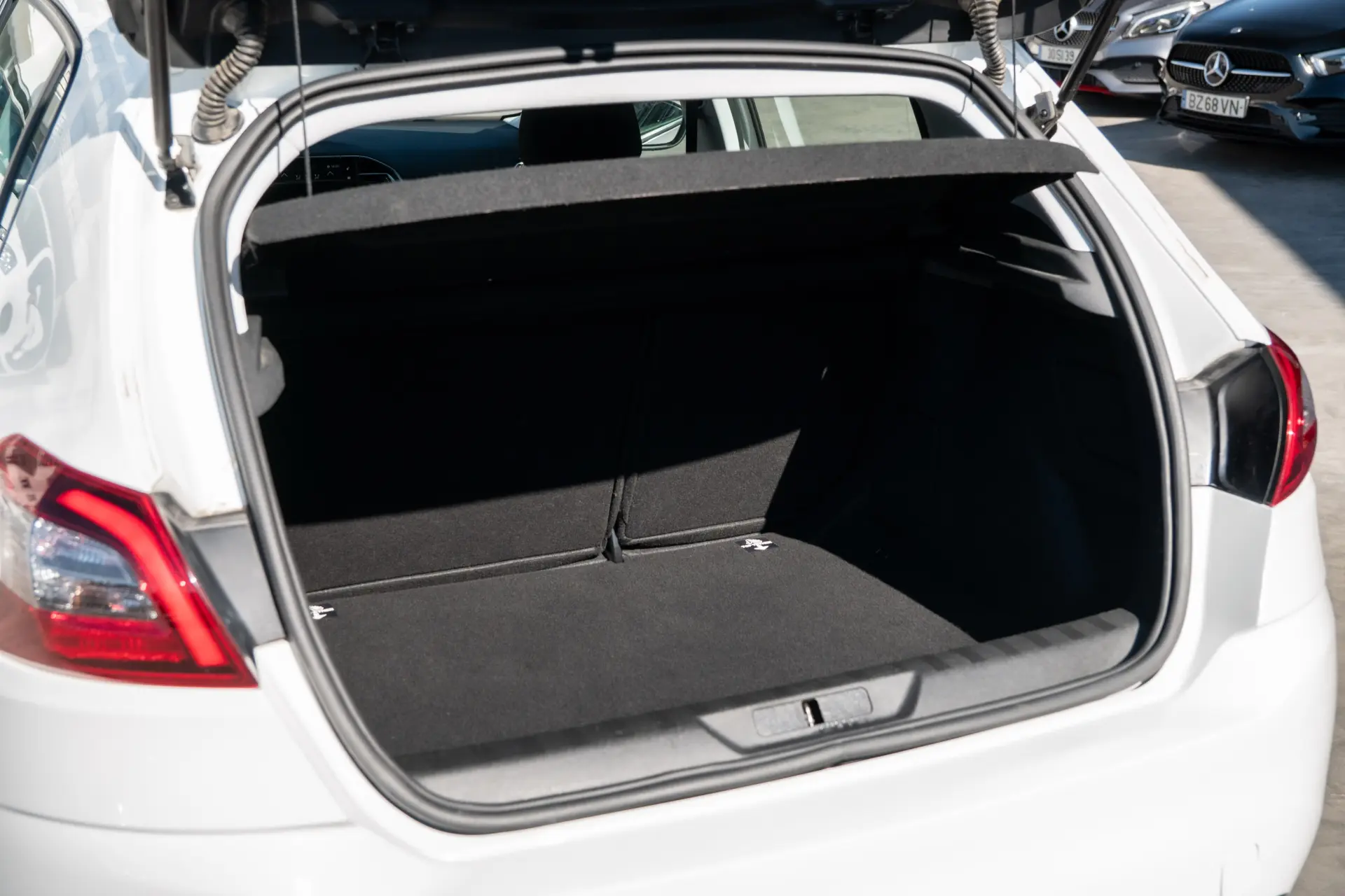 Peugeot 308 1.5 BlueHDi Business Line 22