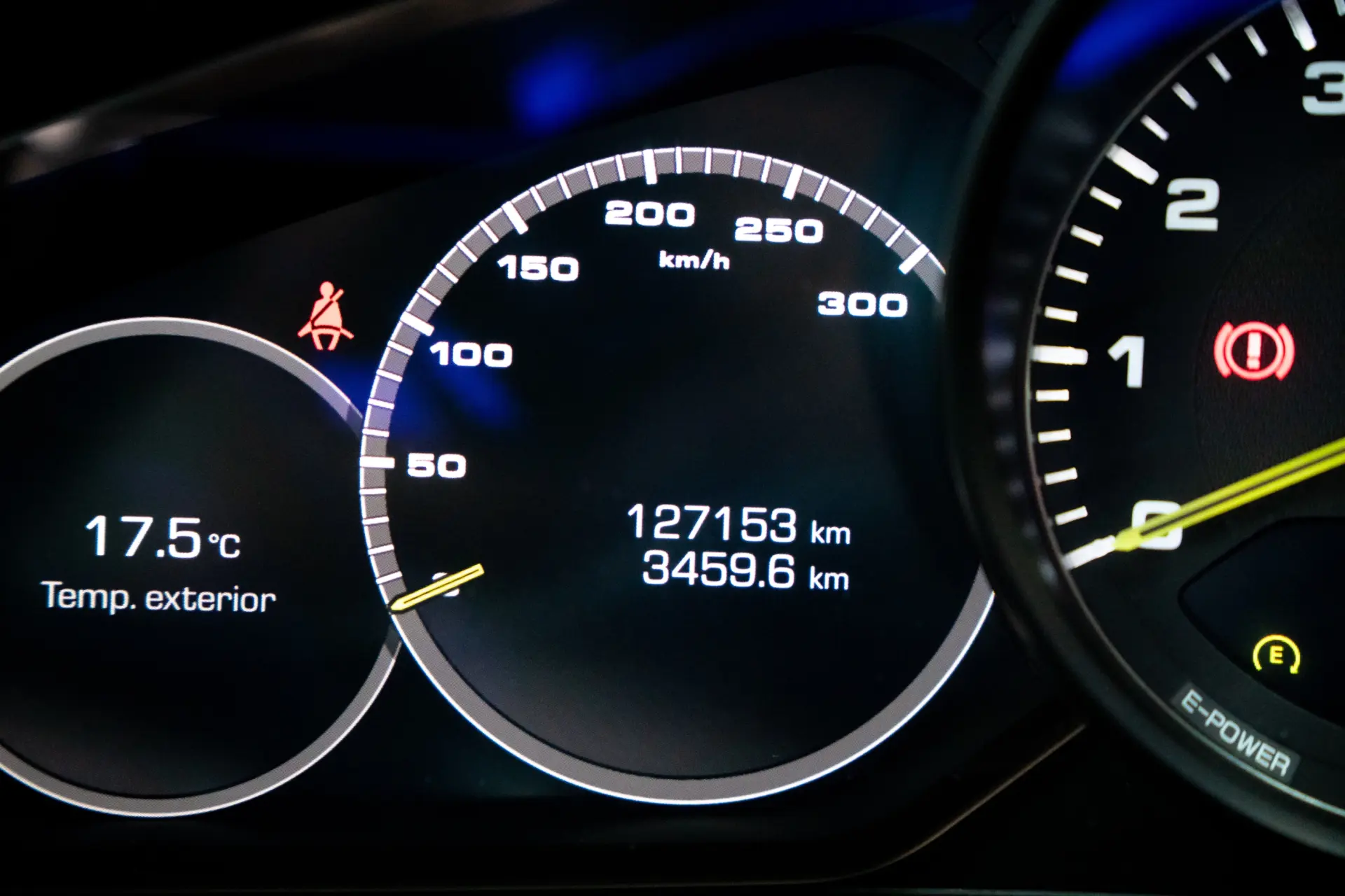 Porsche Panamera 4 E-Hybrid Platinum Edition 15