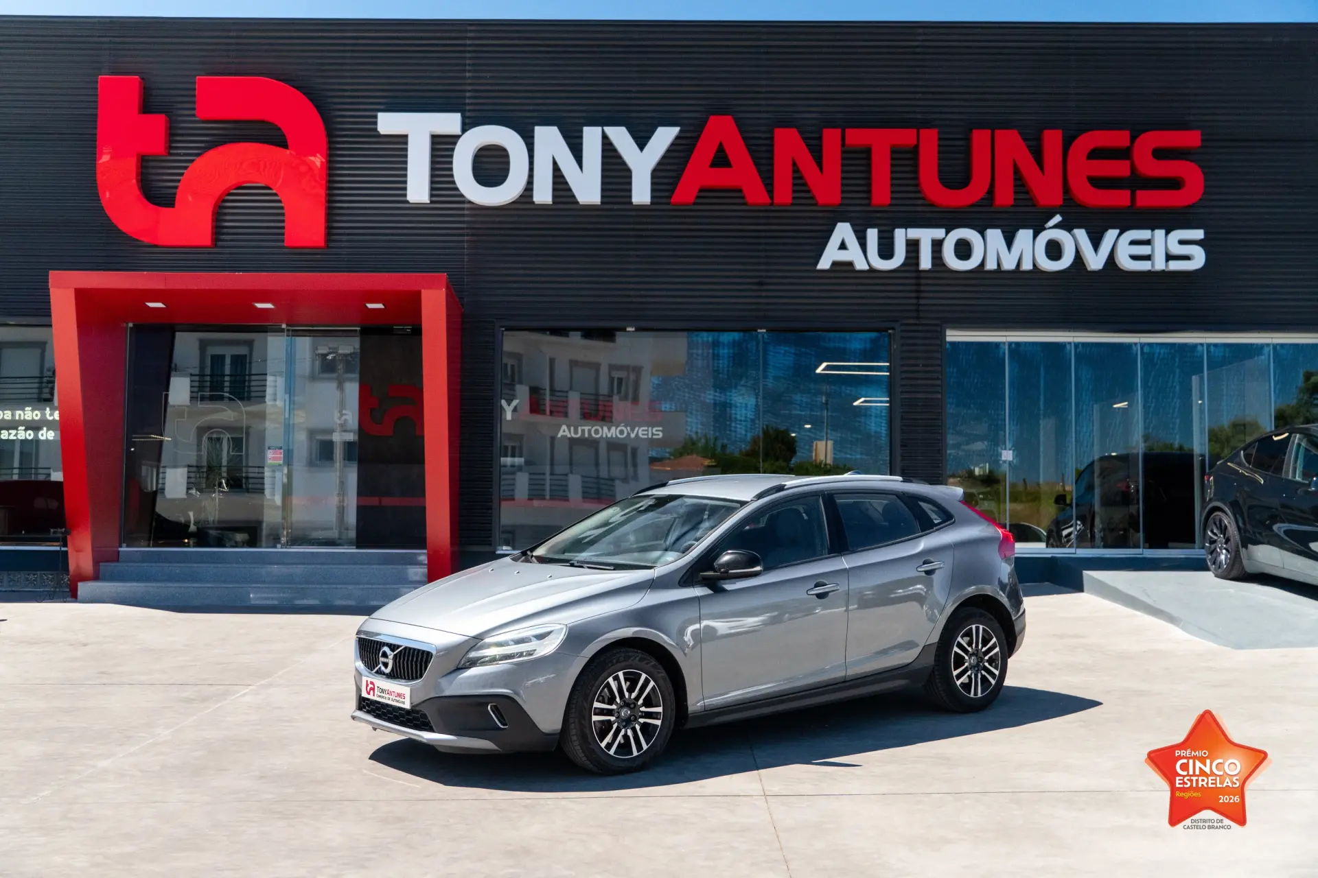 Volvo V40 Cross Country 2.0 D3 Momentum 1