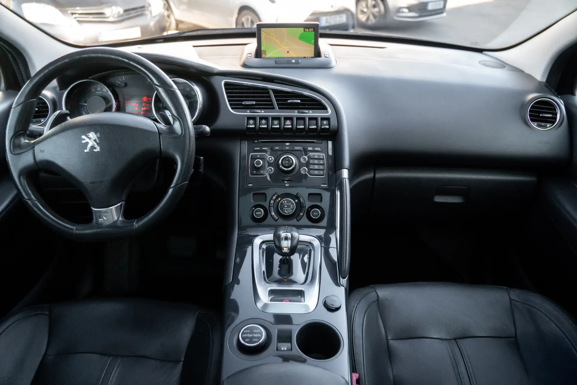 Peugeot 3008 2.0 HDi Hybrid4 5