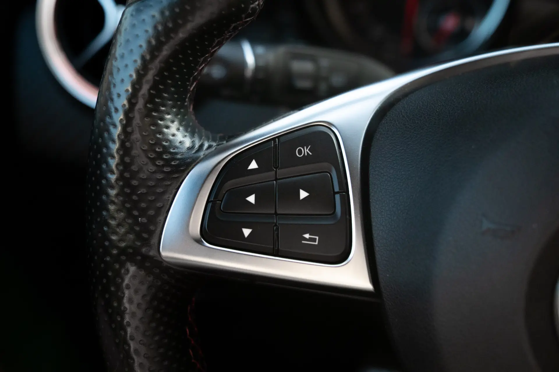 Mercedes-Benz A 180 d AMG Line 16