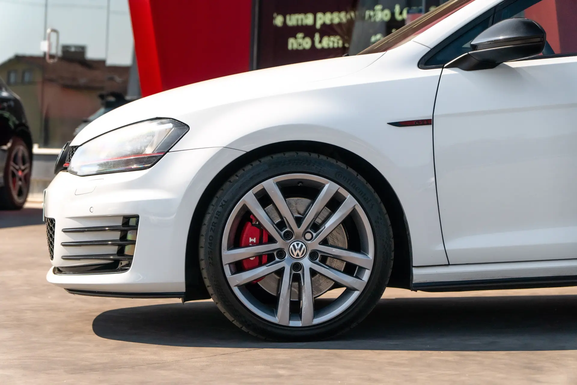 Volkswagen Golf 2.0 TSi GTi DSG Performance 13