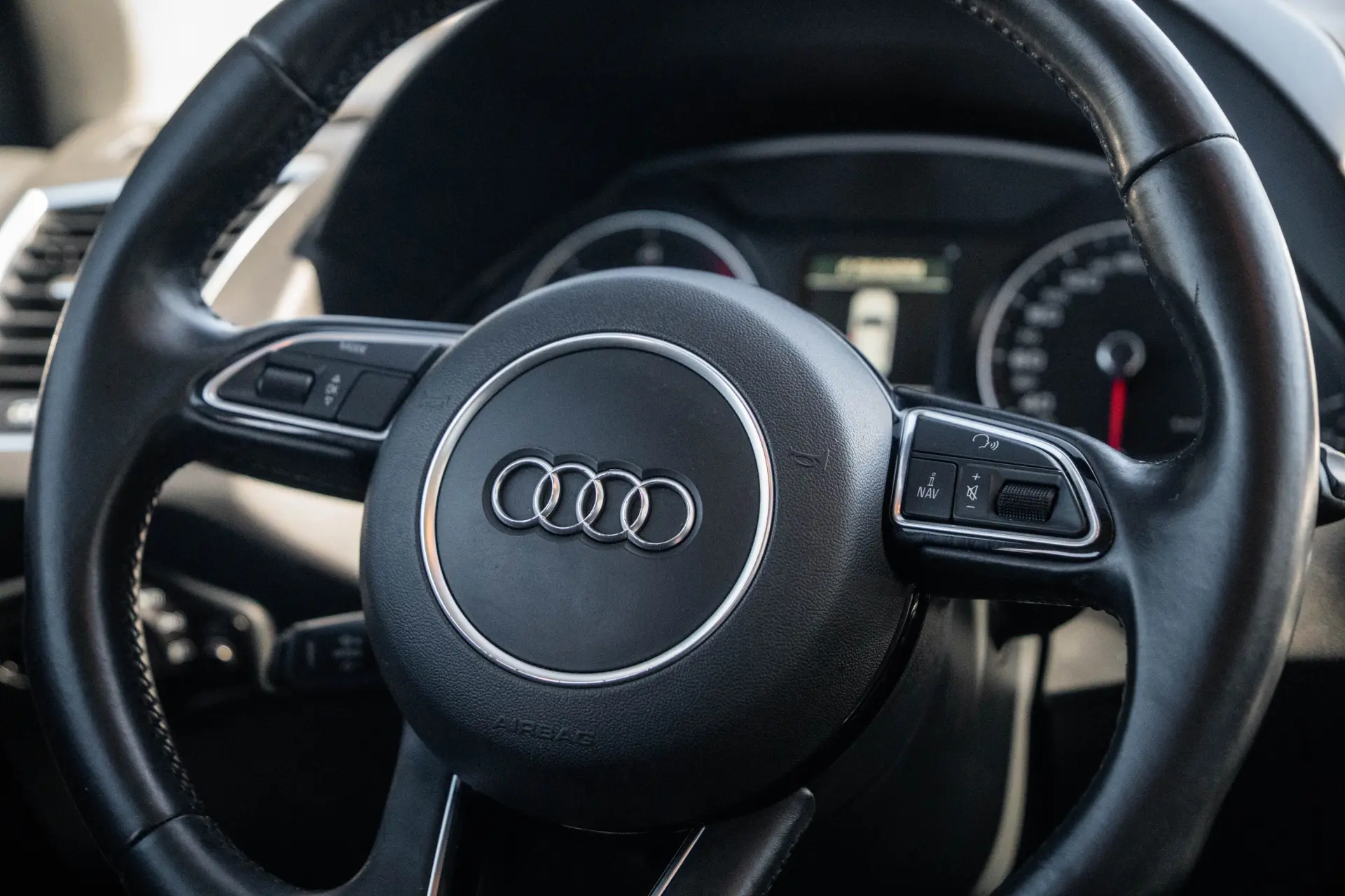 Audi Q5 40 TDI quattro S-line S-tronic 24