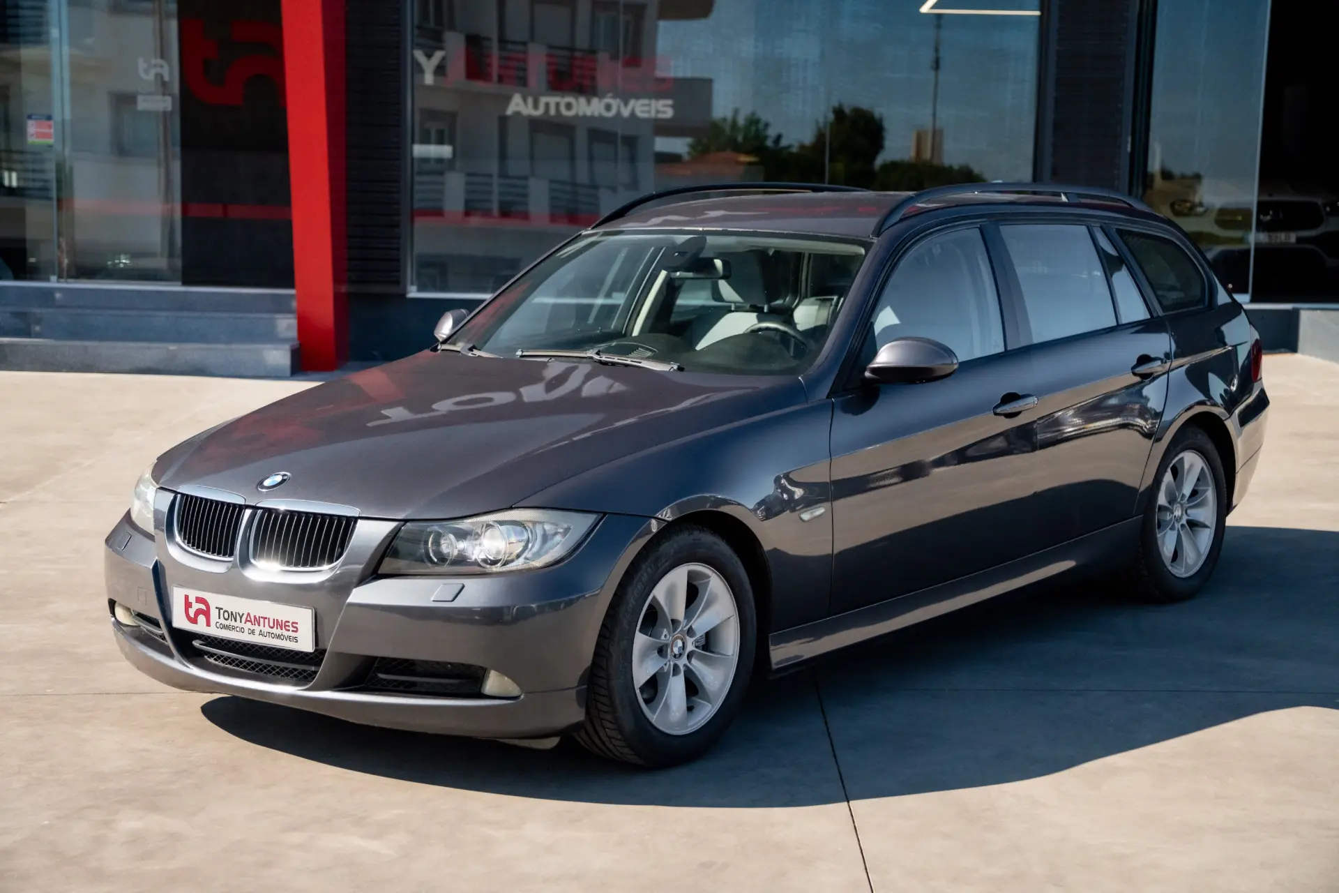 BMW 320 d Exclusive Touring 2