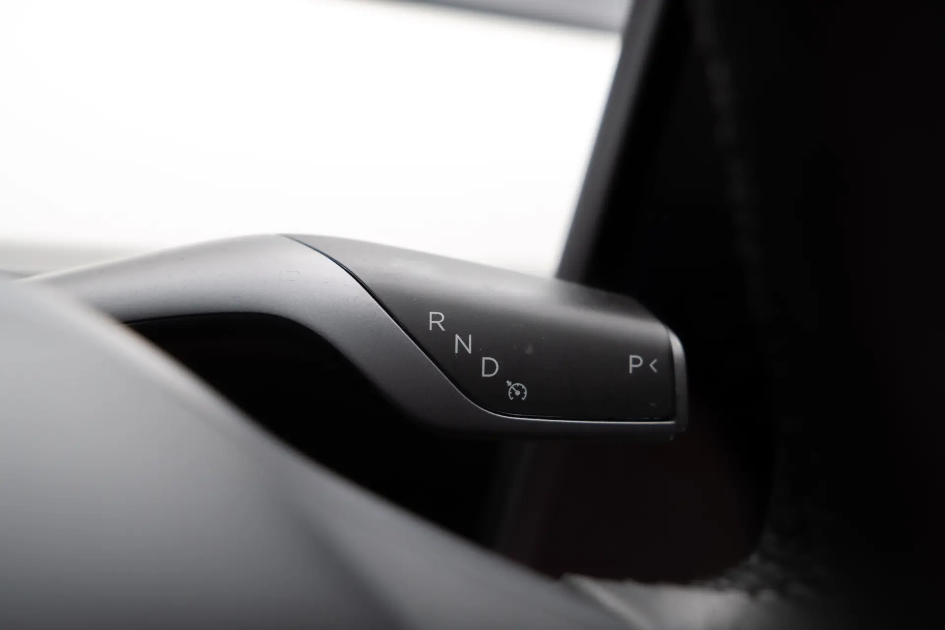 Tesla Model 3 Standard Range Plus RWD 5
