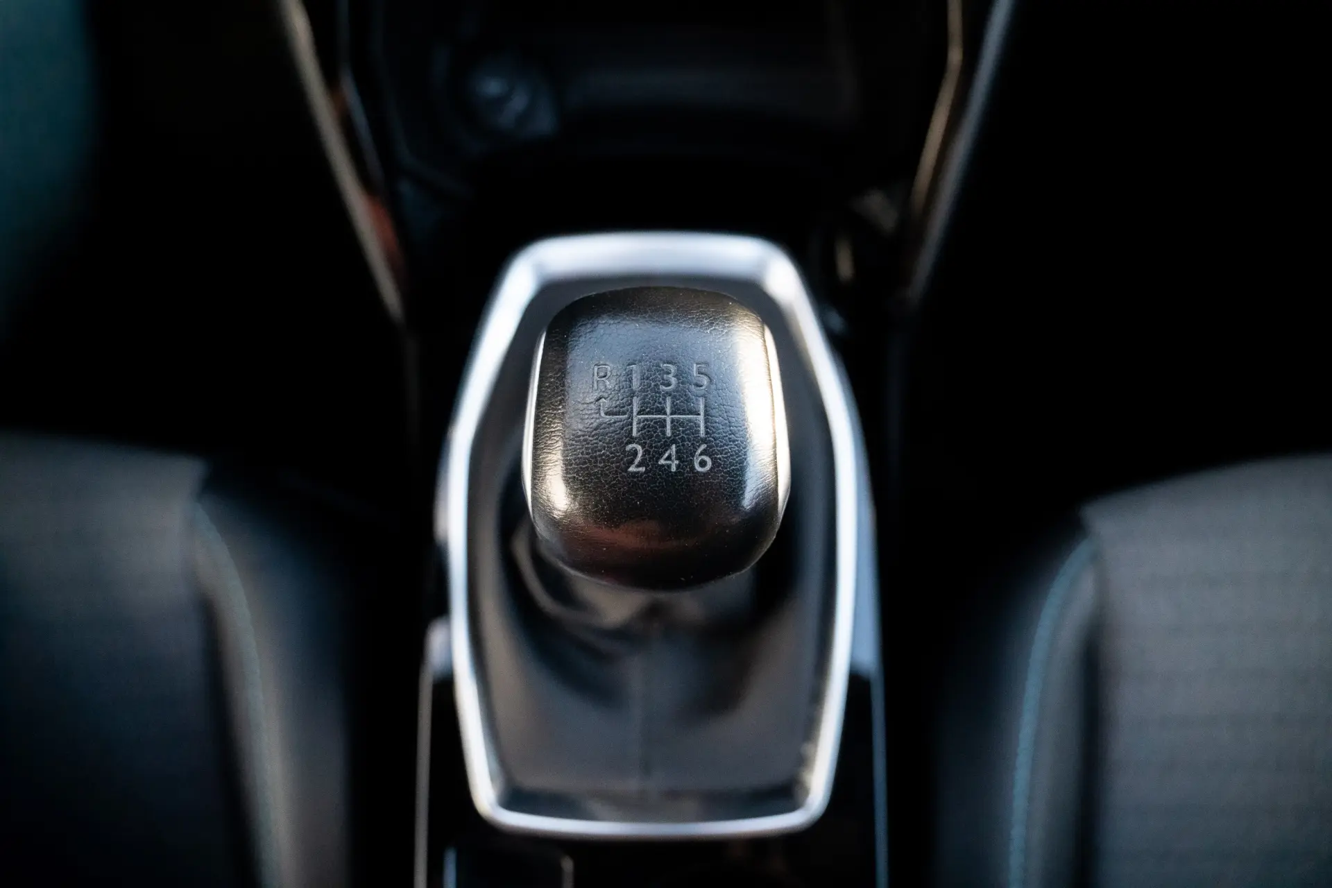 Peugeot 2008 1.2 PureTech Allure 24