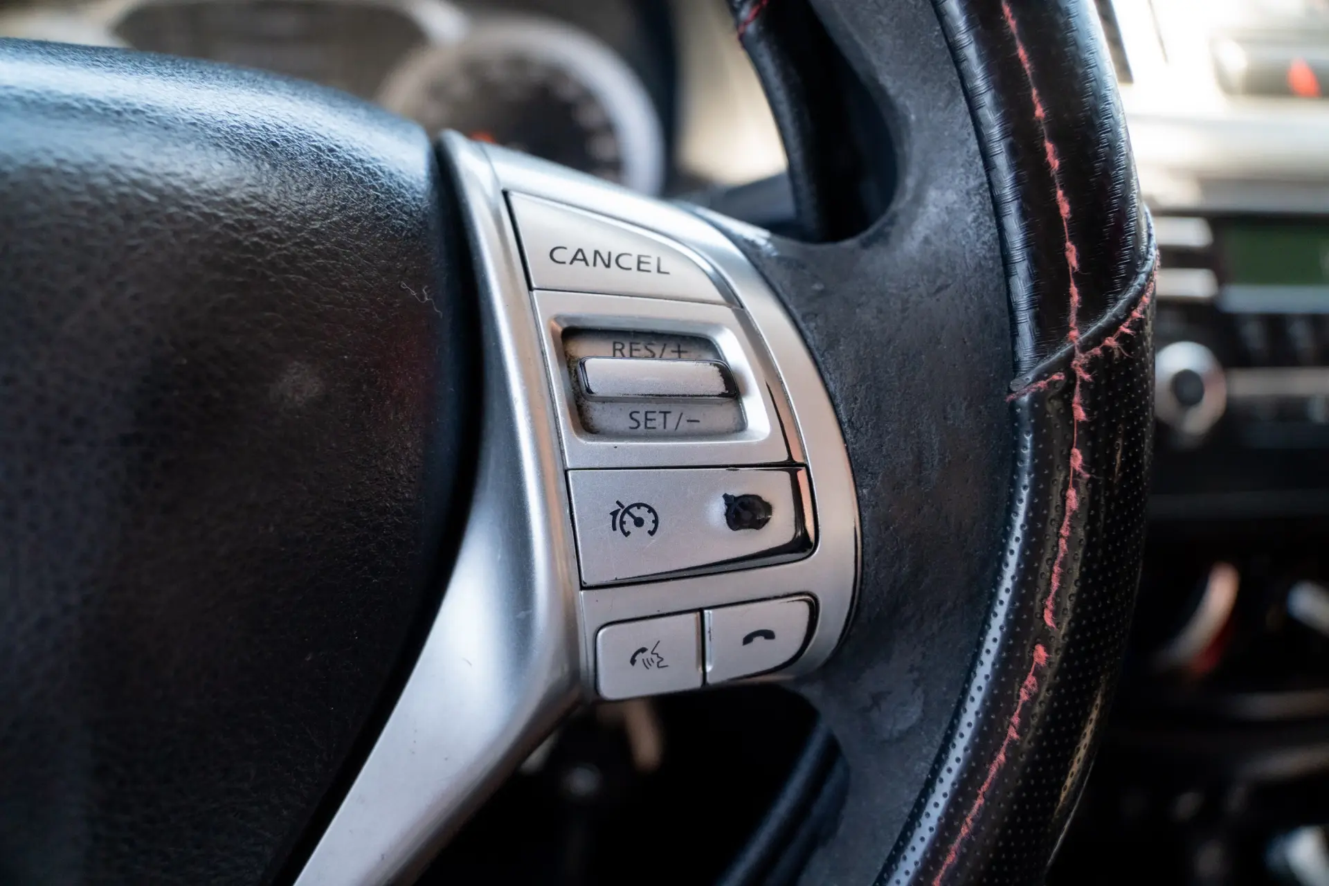 Nissan Navara 2.5 dCi CD LE 14