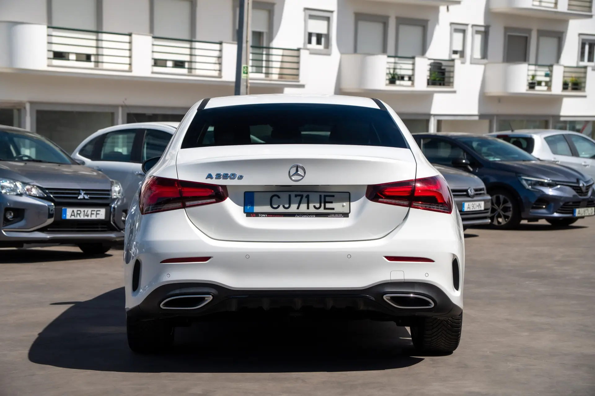 Mercedes-Benz A 250 Limousine e 8G-DCT AMG Line 9