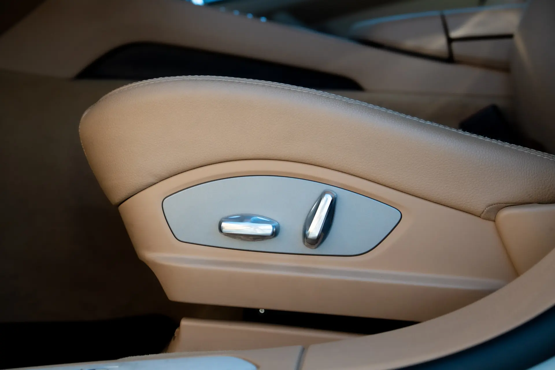 Porsche Panamera 4S PDK 33