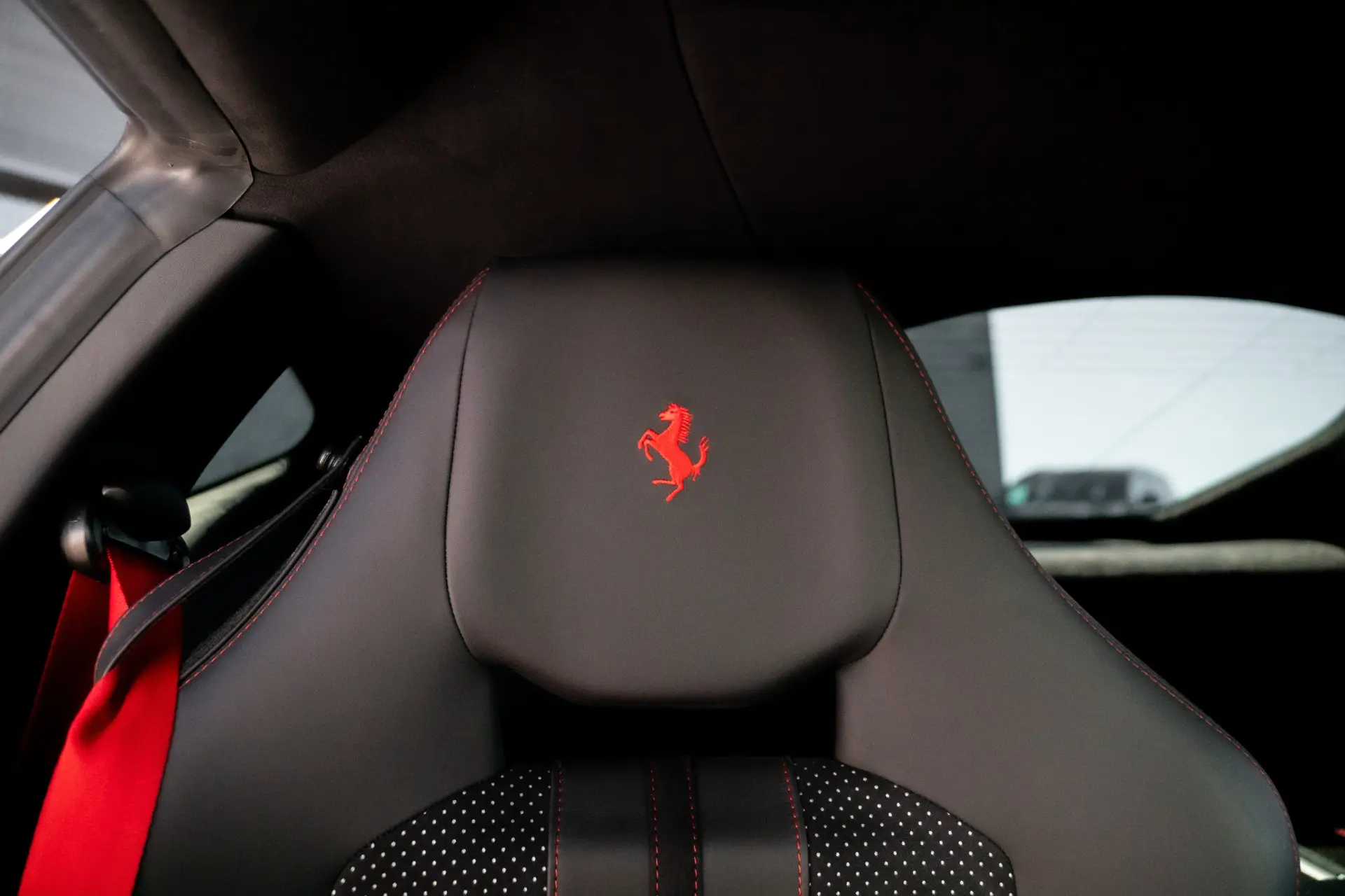 Ferrari 812 Superfast 6.5 V12 35
