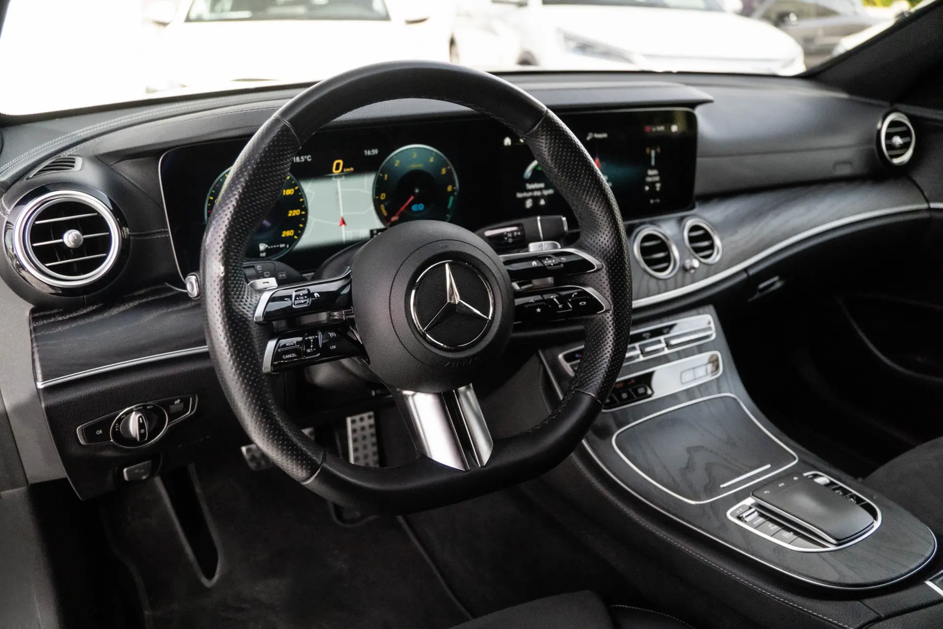Mercedes-Benz E 300 de 4Matic 9G-TRONIC AMG Line 2