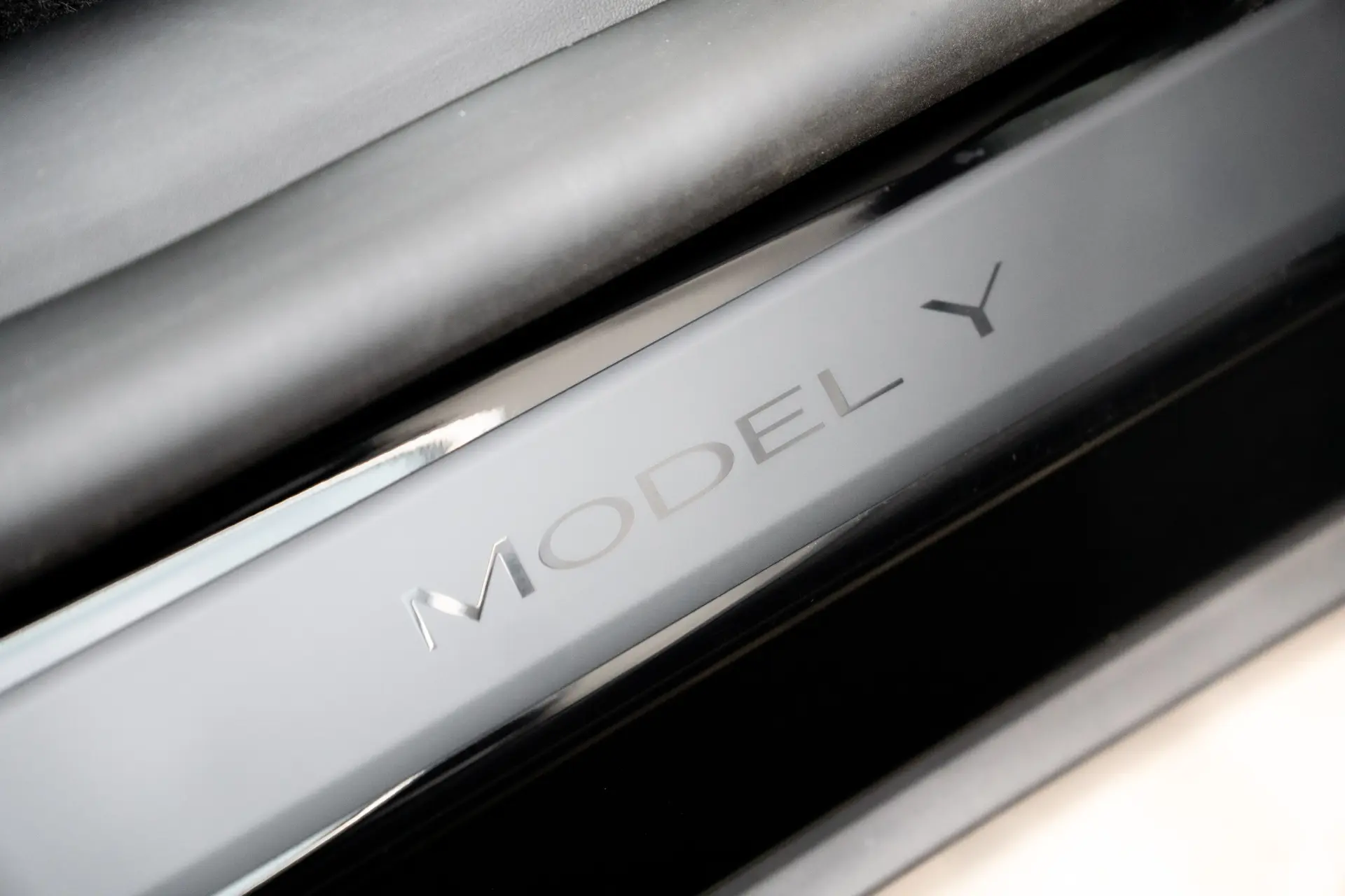 Tesla Model Y Performance Dual Motor AWD 26