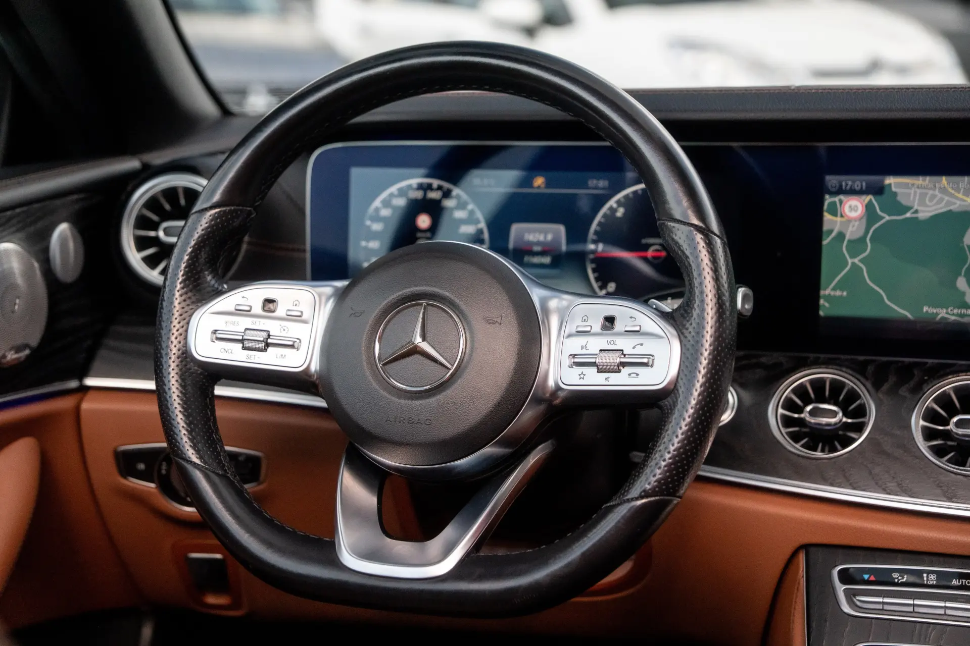 Mercedes-Benz E 220 d 4Matic 9G-TRONIC AMG Line 30